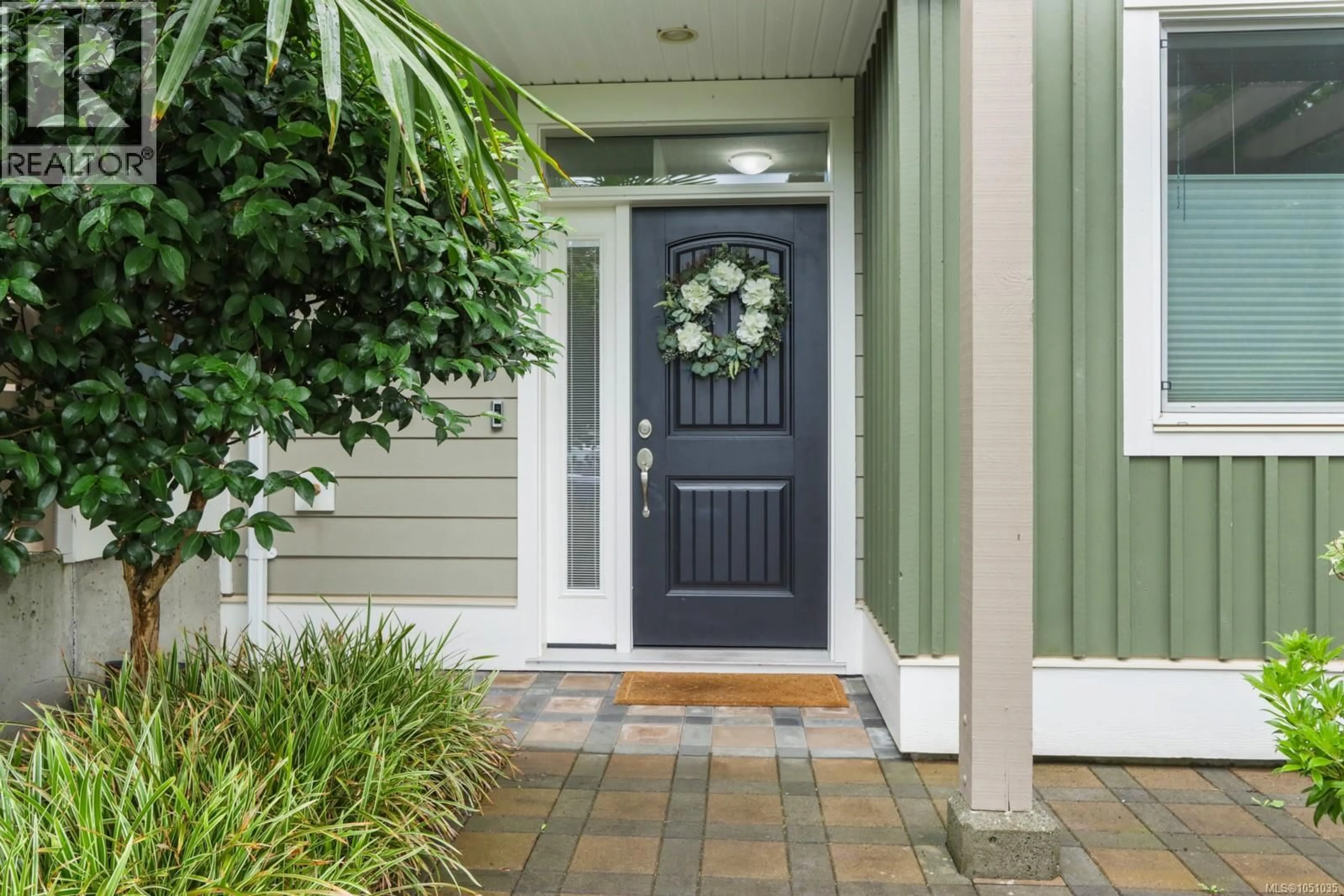 Indoor entryway for 3 - 6115 GLACIER WAY, Nanaimo British Columbia V9T0H8