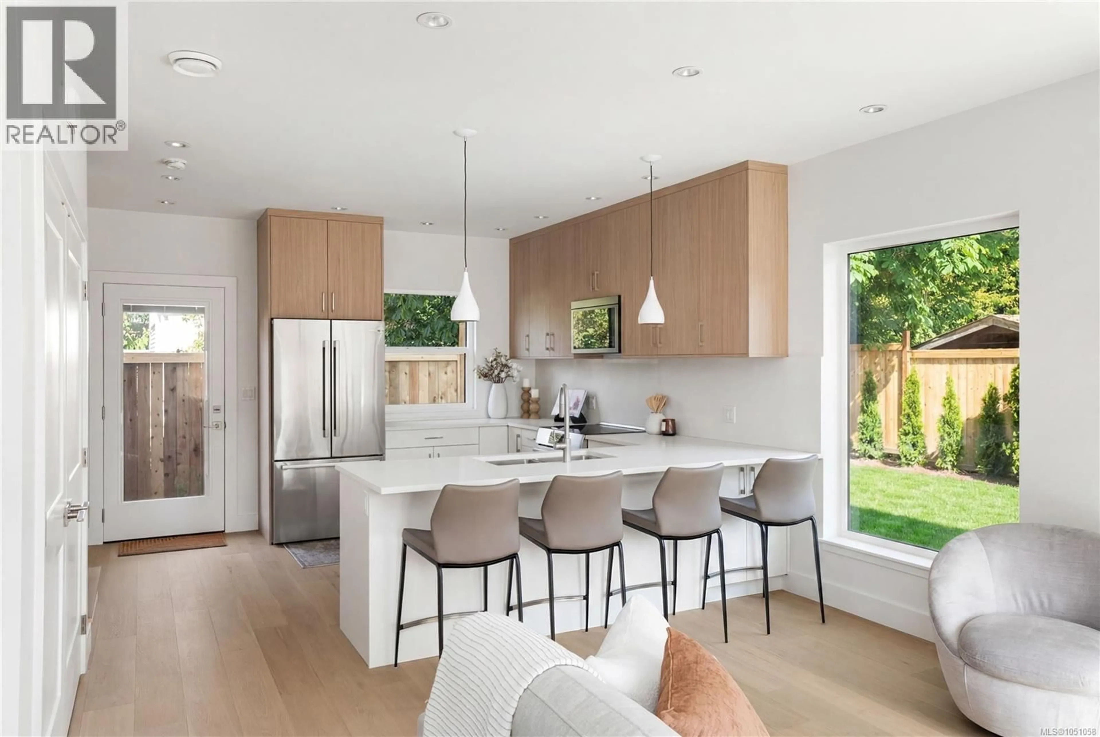Open concept kitchen, unknown for 4 - 2118 PENTLAND ROAD, Oak Bay British Columbia V8S2W4
