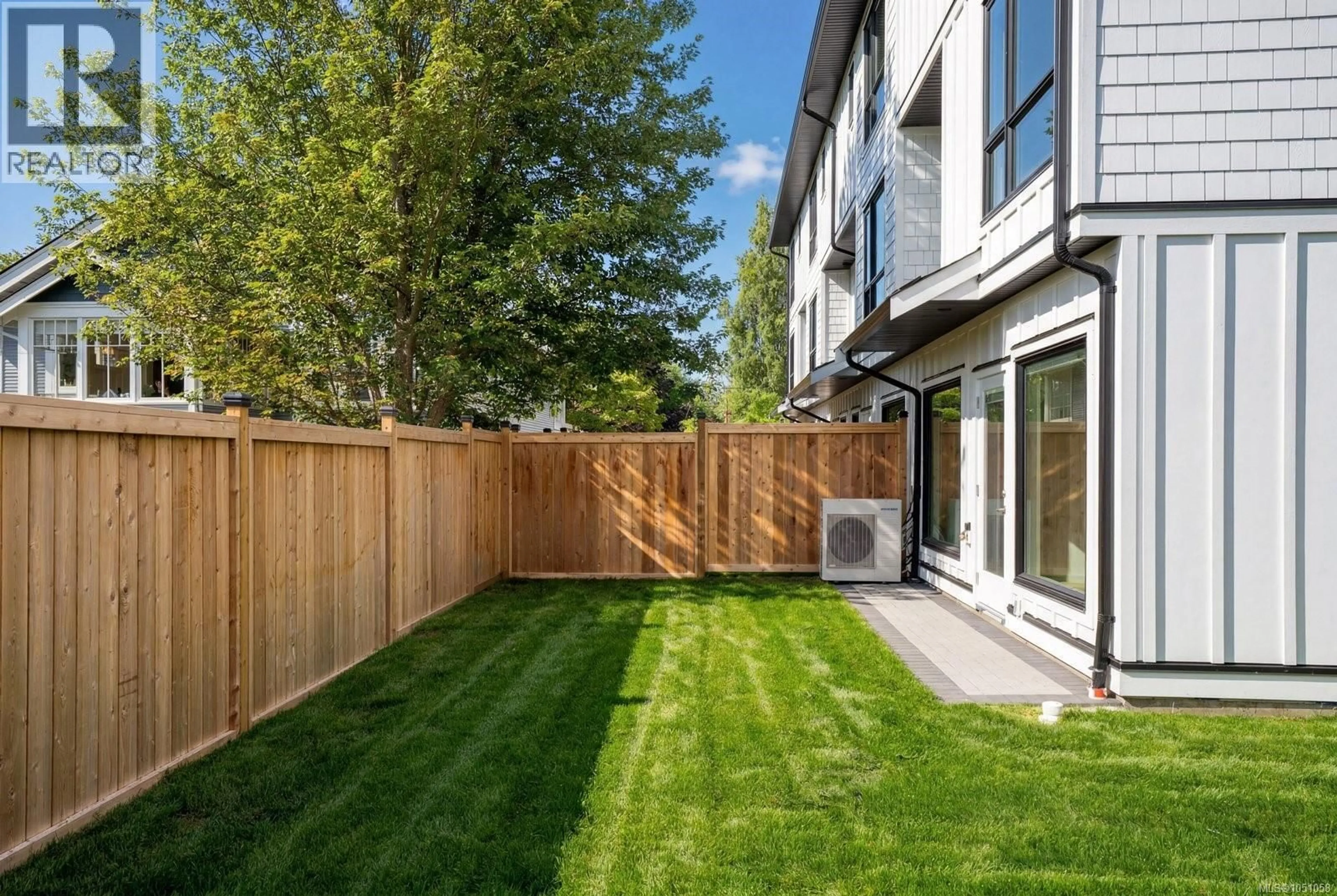 Patio, street for 4 - 2118 PENTLAND ROAD, Oak Bay British Columbia V8S2W4