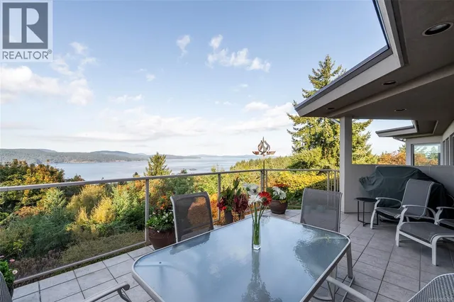 11406 SYCAMORE DRIVE, North Saanich 5