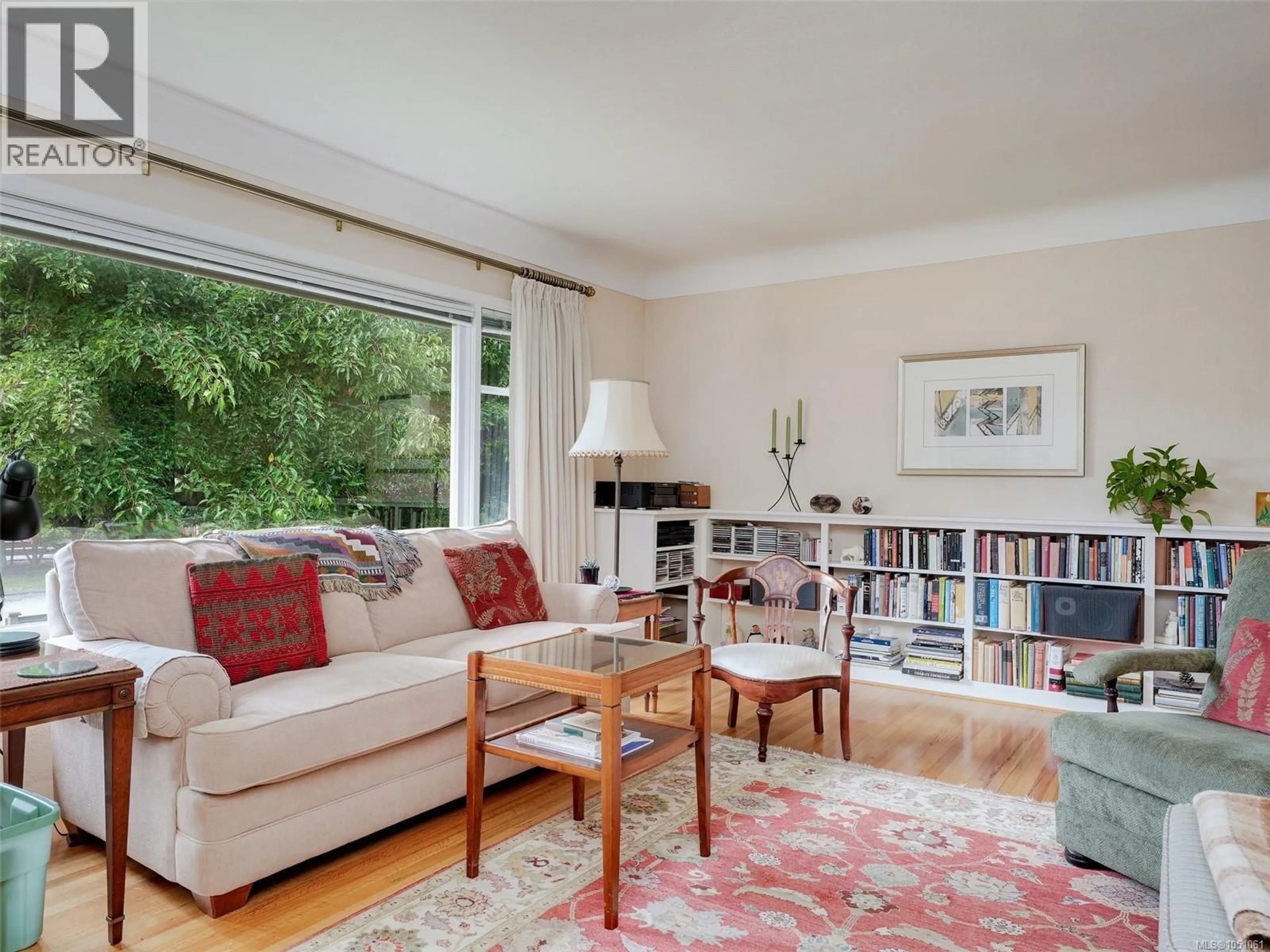 Living room with furniture, unknown for 2568 MARGATE AVENUE, Oak Bay British Columbia V8S3A4