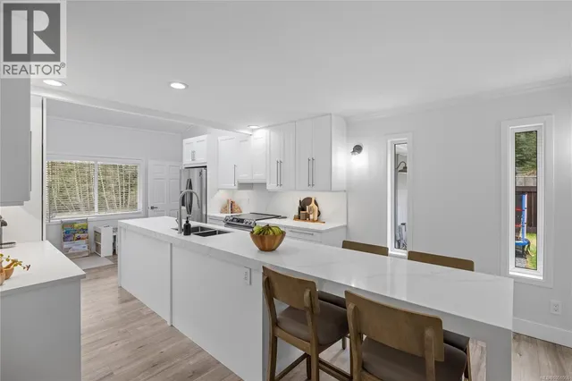 2191 FLORENCE DRIVE, Nanoose Bay 5