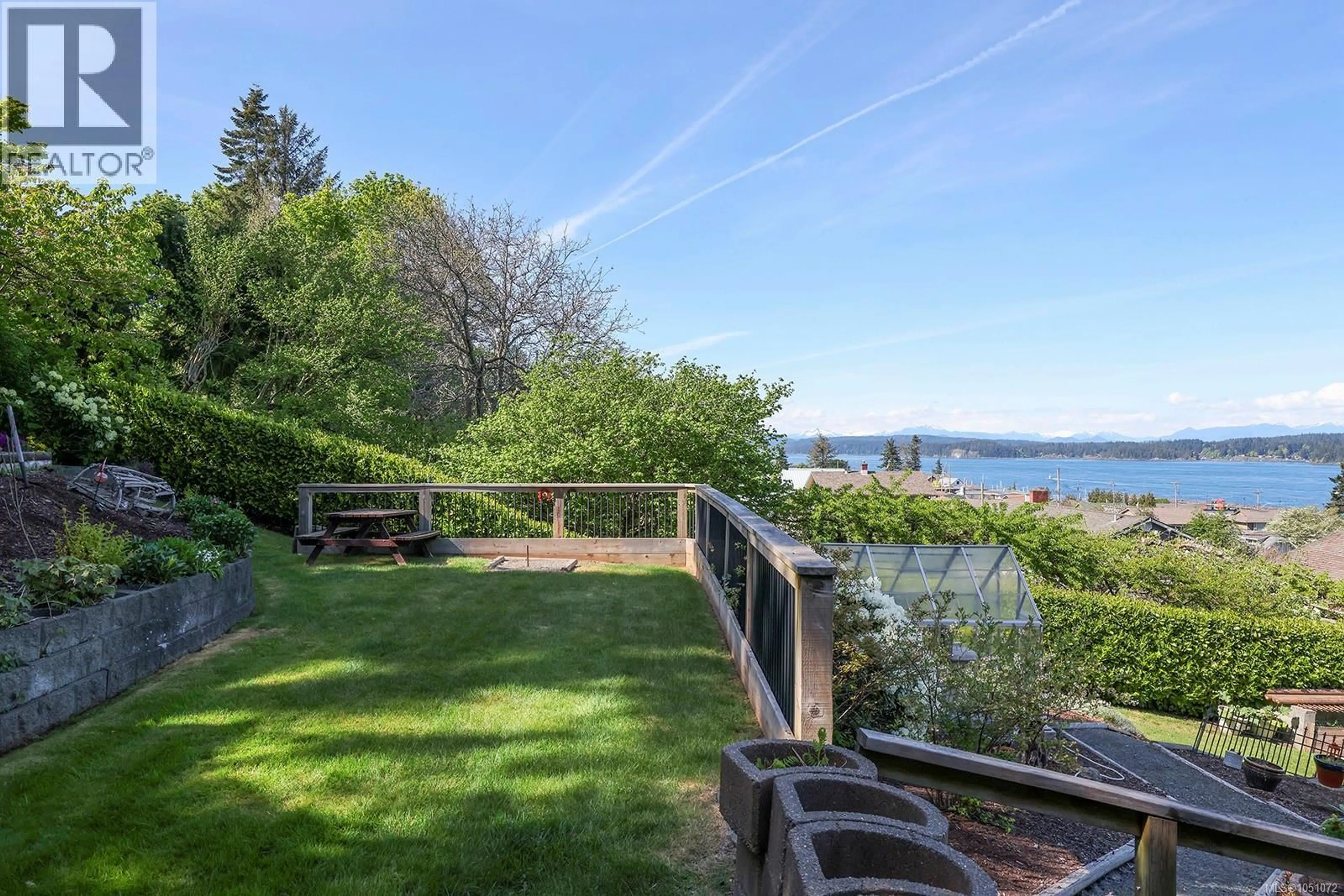 Patio, water/lake/river/ocean view for 542 THULIN STREET, Campbell River British Columbia V9W2L1