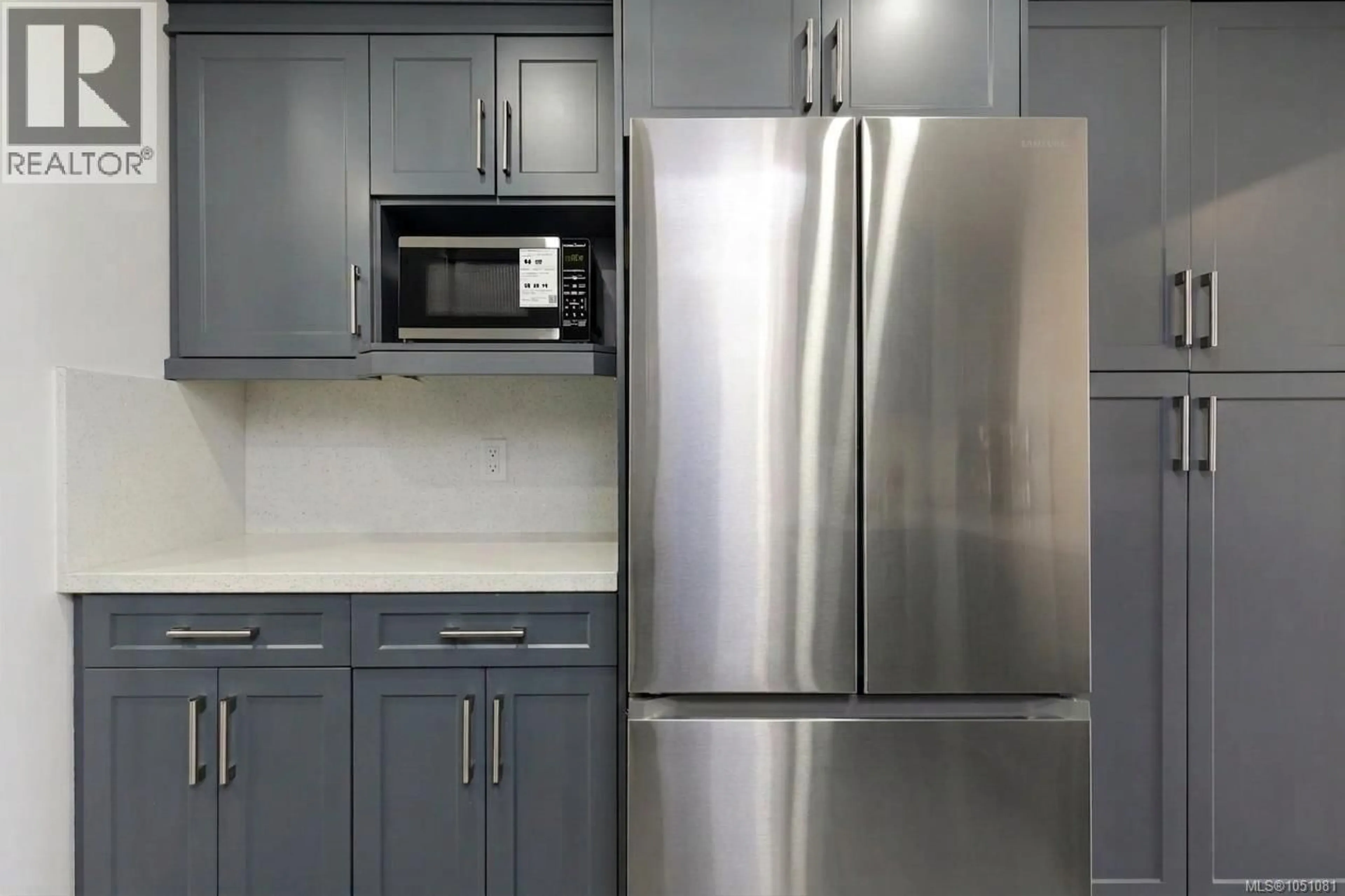 Standard kitchen, unknown for 109 - 2829 ARBUTUS ROAD, Saanich British Columbia V8N5X5