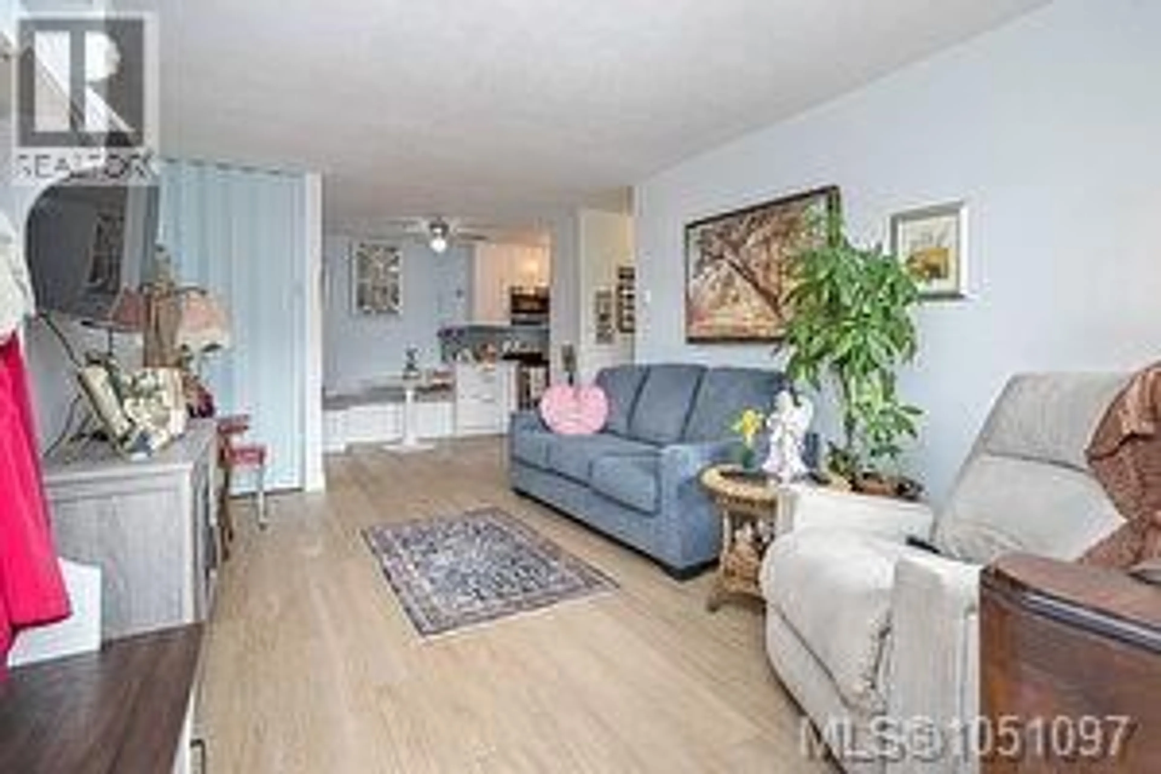 Living room with furniture, wood/laminate floor for 5 - 974 DUNFORD AVENUE, Langford British Columbia V9B2S3