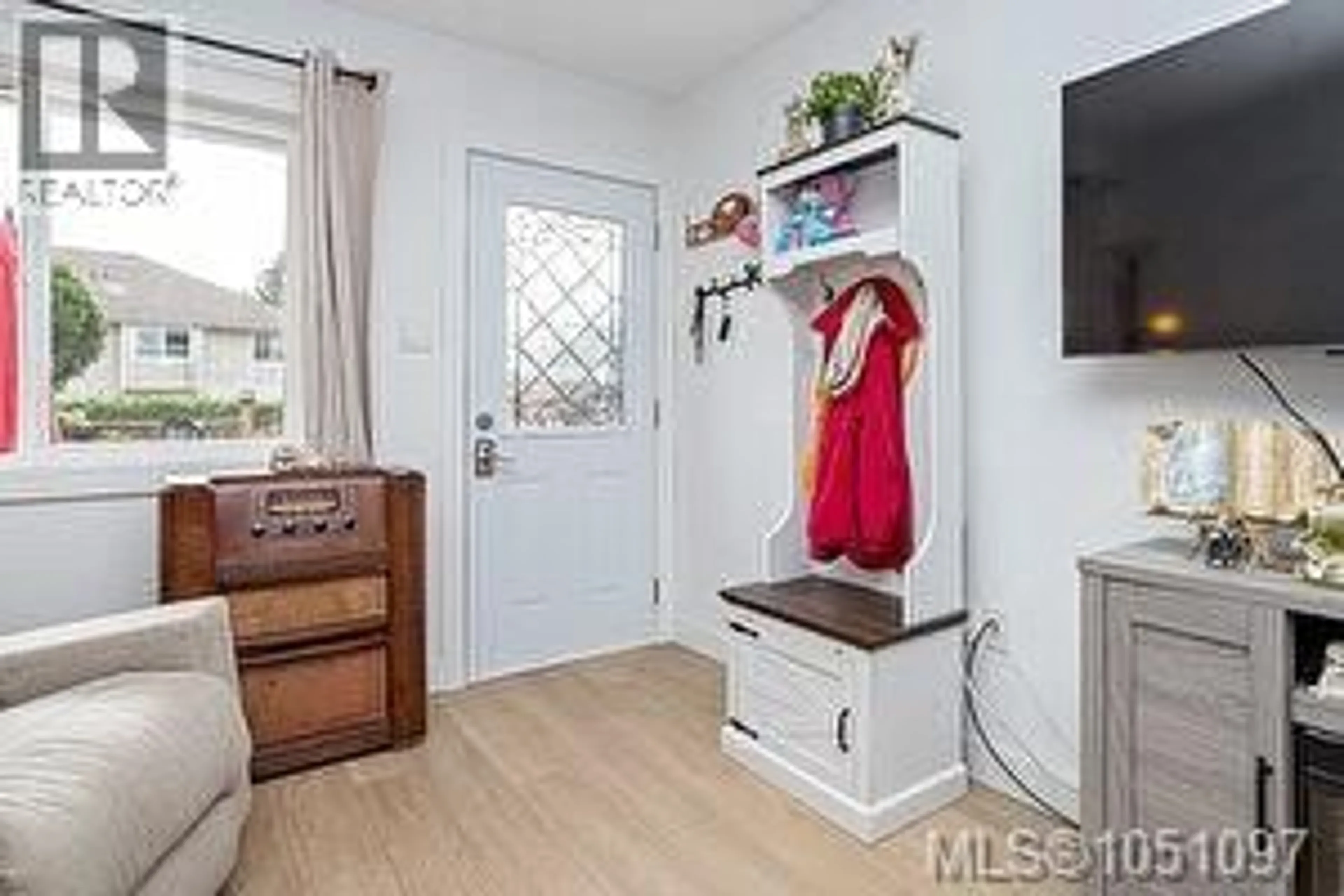 Indoor entryway for 5 - 974 DUNFORD AVENUE, Langford British Columbia V9B2S3