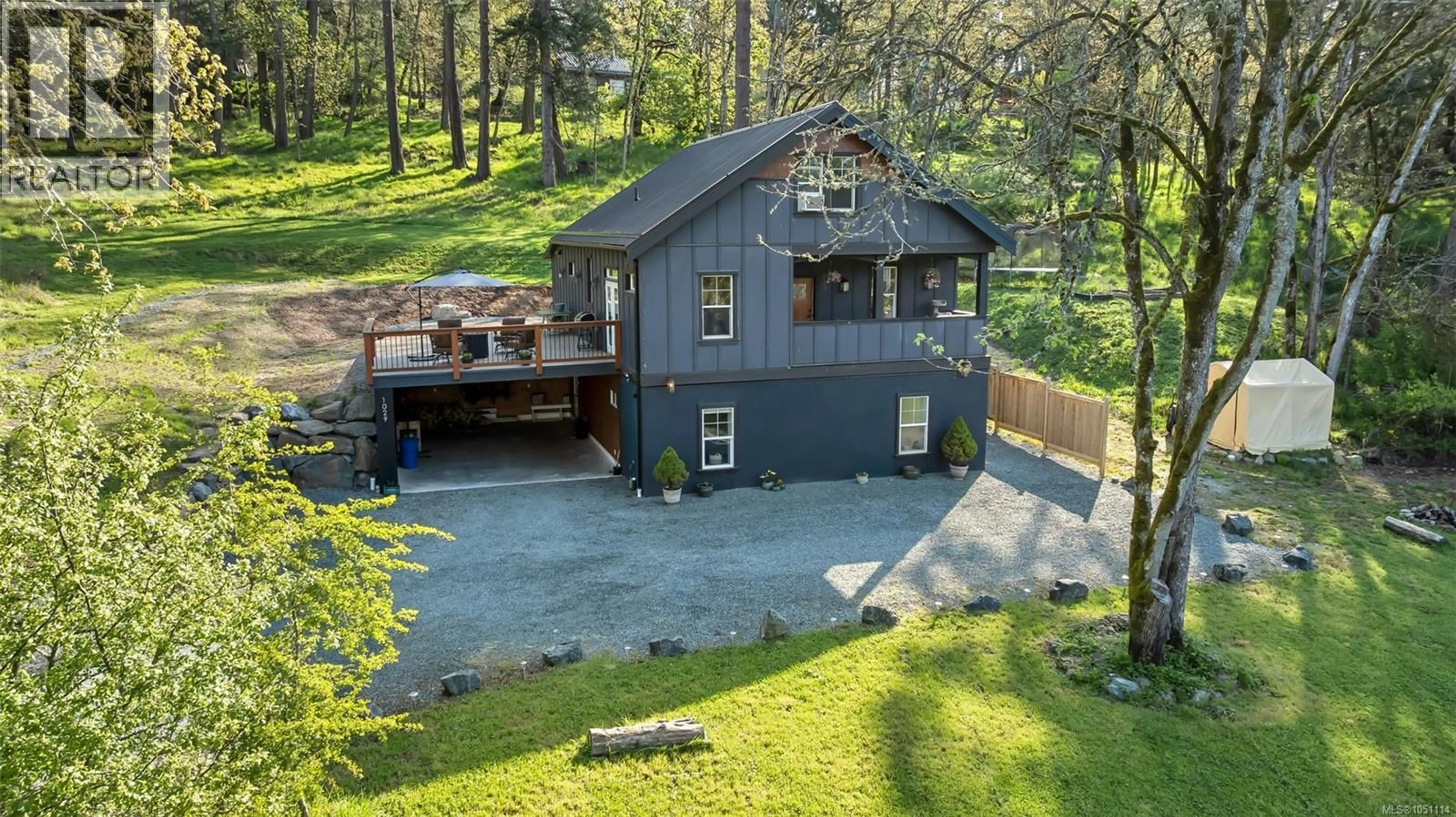 A pic from outside/outdoor area/front of a property/back of a property/a pic from drone, unknown for 1029 HERD ROAD, Duncan British Columbia V9L5W9