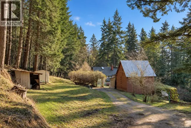 1183 HILLGROVE ROAD, North Saanich 2