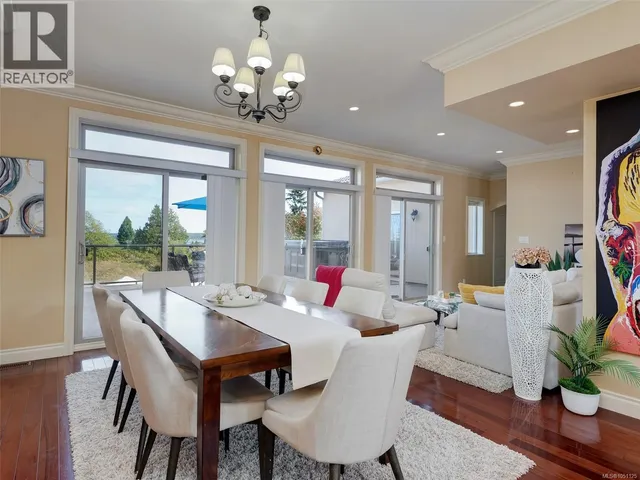 8639 BOURNE TERRACE, North Saanich 4