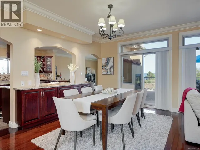 8639 BOURNE TERRACE, North Saanich 5