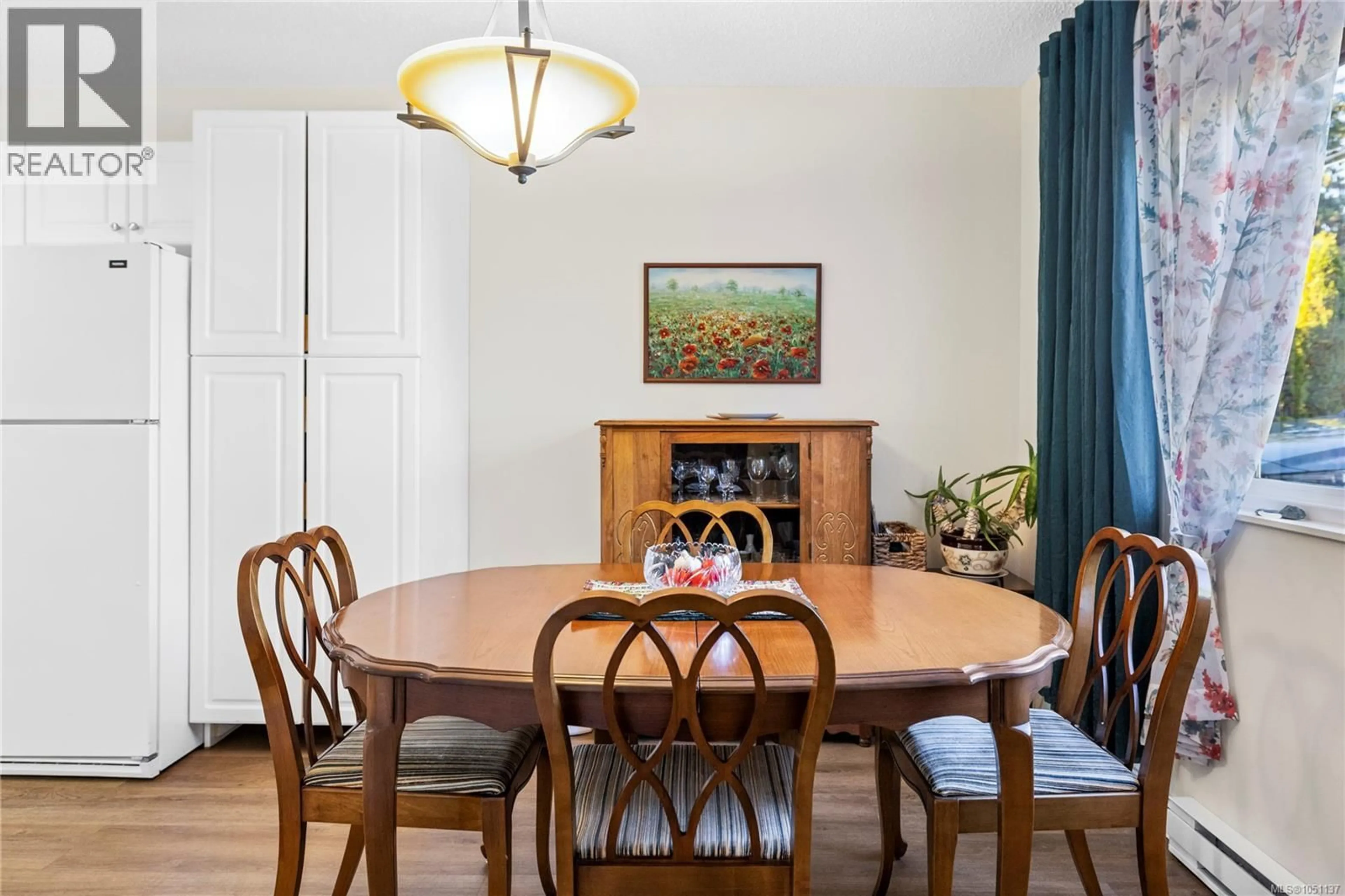 Dining room, wood/laminate floor for 2503 ROSSTOWN ROAD, Nanaimo British Columbia V9T3R9