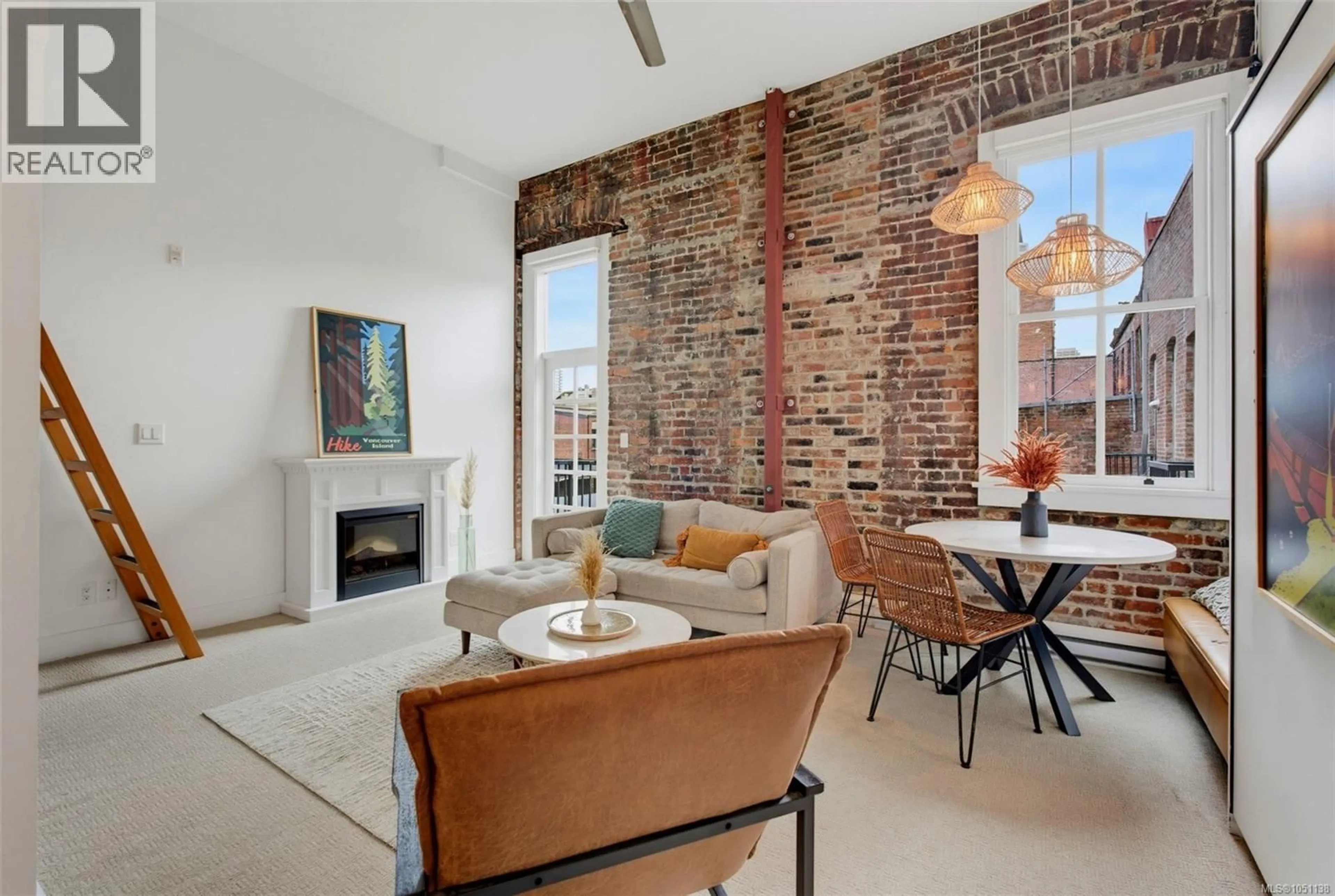 Living room with furniture, unknown for 213 - 562 YATES STREET, Victoria British Columbia V8W1K8