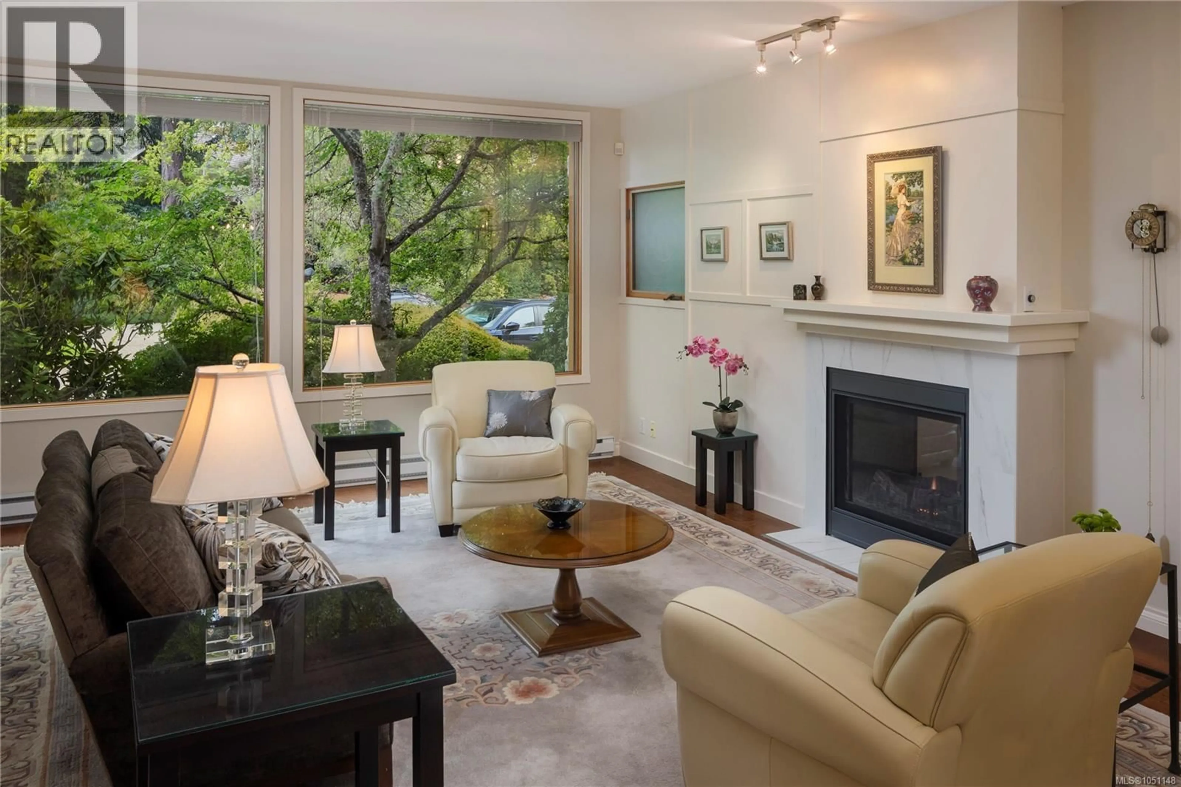 Living room with furniture, unknown for 106 - 5329 CORDOVA BAY ROAD, Saanich British Columbia V8Y2L3