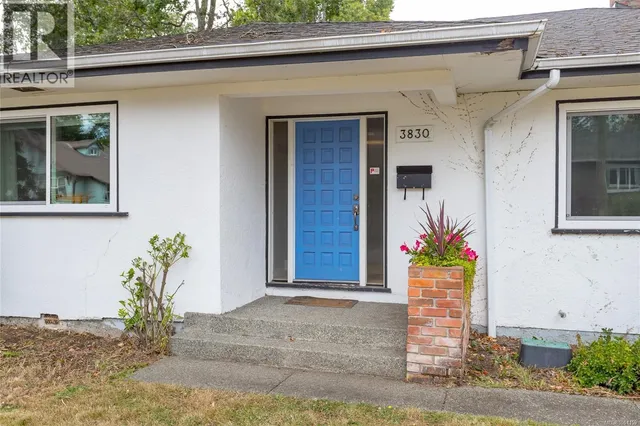 3830 PALO ALTO STREET, Saanich 4