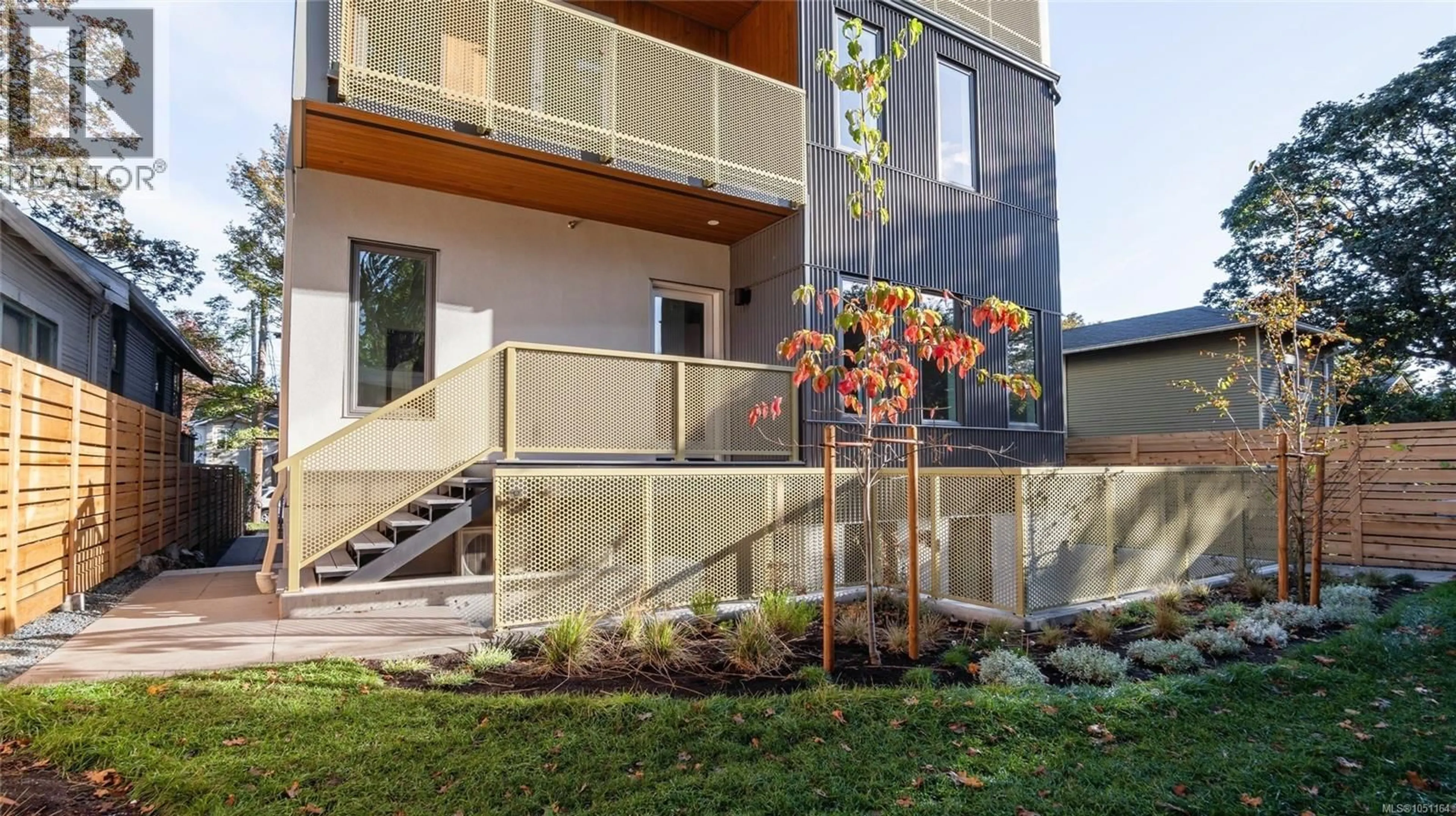 Patio, unknown for 3 - 1721 ADANAC STREET, Victoria British Columbia V8R2C4