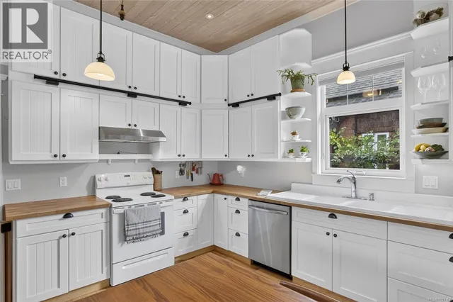 2737 DERWENT AVENUE, Cumberland 3