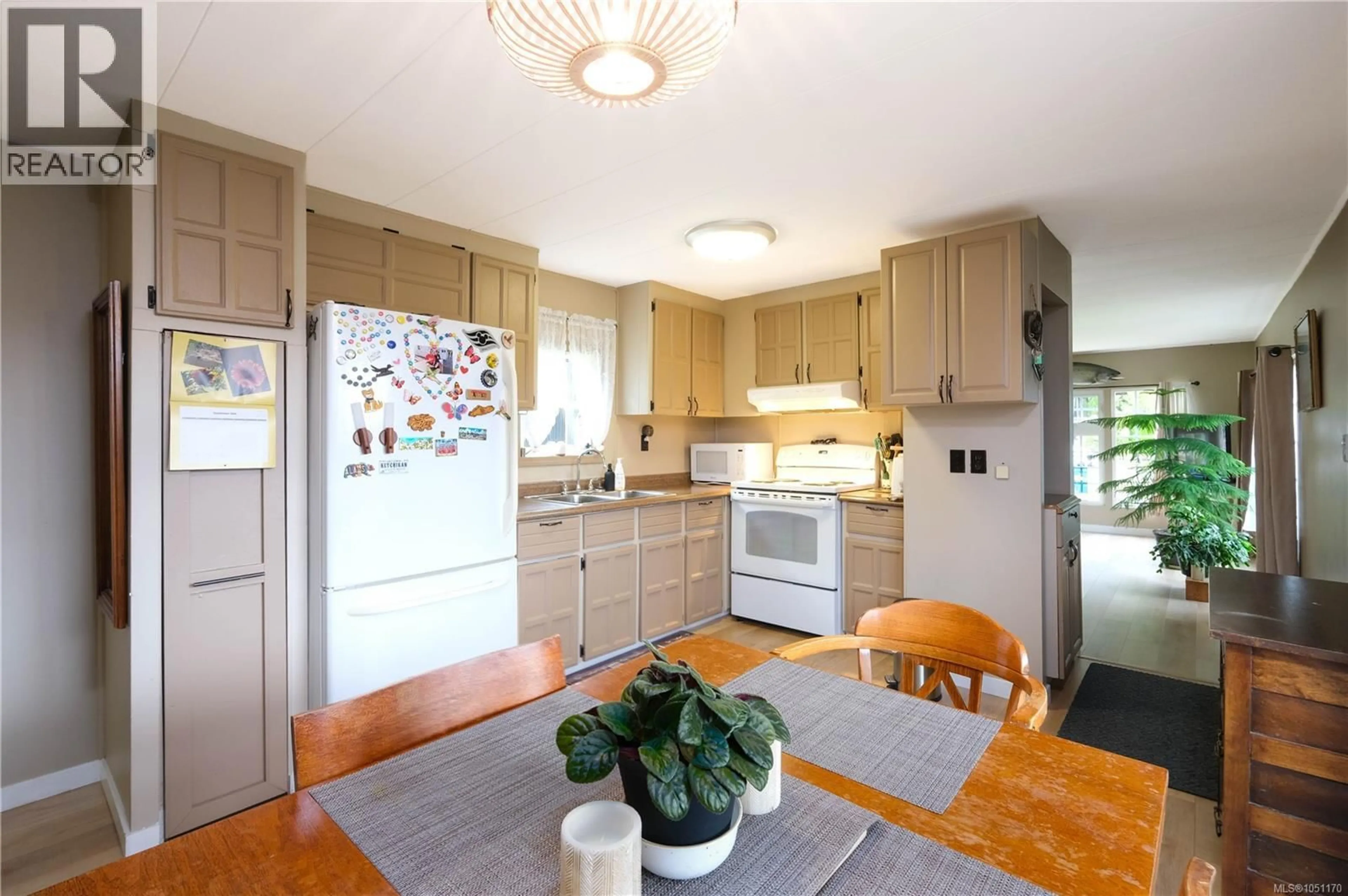 Open concept kitchen, unknown for 2129 RAMA ROAD, Campbell River British Columbia V9W6B1