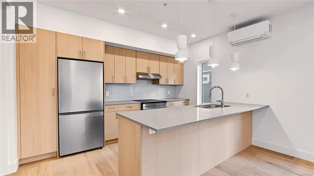 4 - 1721 ADANAC STREET, Victoria 3
