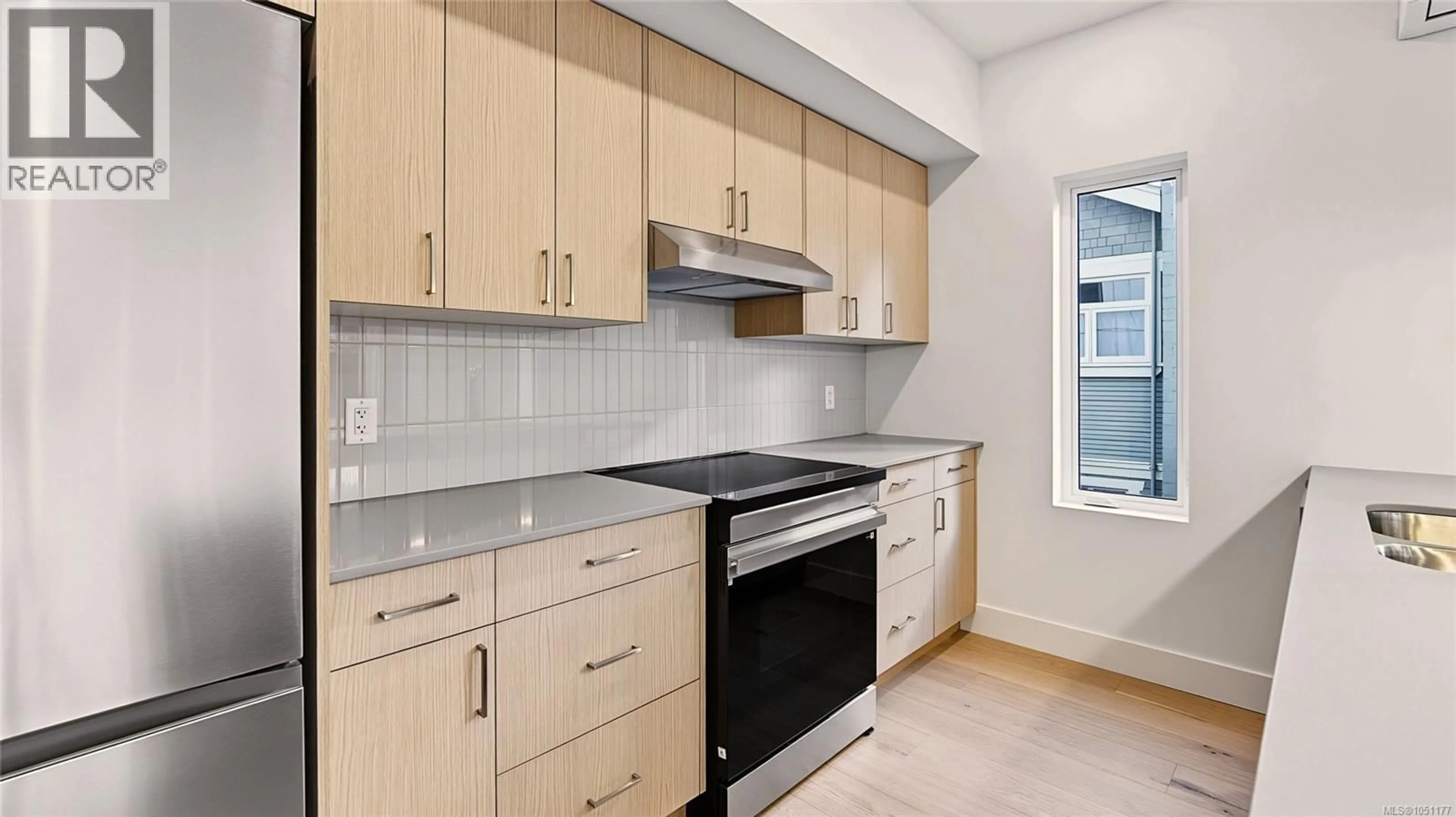 Standard kitchen, unknown for 4 - 1721 ADANAC STREET, Victoria British Columbia V8R2C4