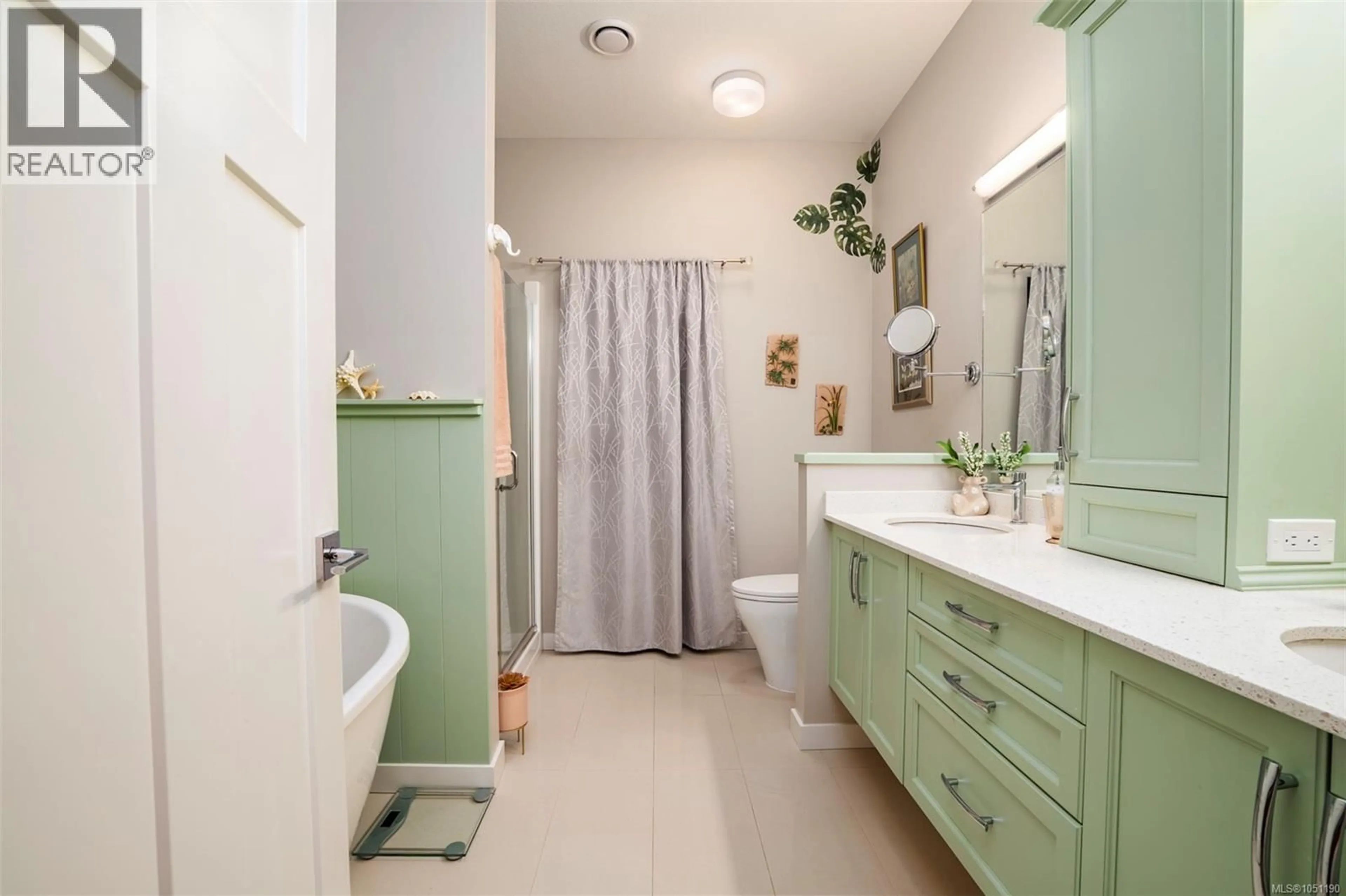 Standard bathroom, ceramic/tile floor for 4128 EMERALD WOODS PLACE, Nanaimo British Columbia V9T5P8
