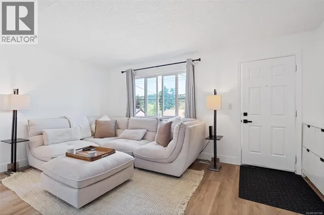 1143 LOCKLEY ROAD, Esquimalt 4