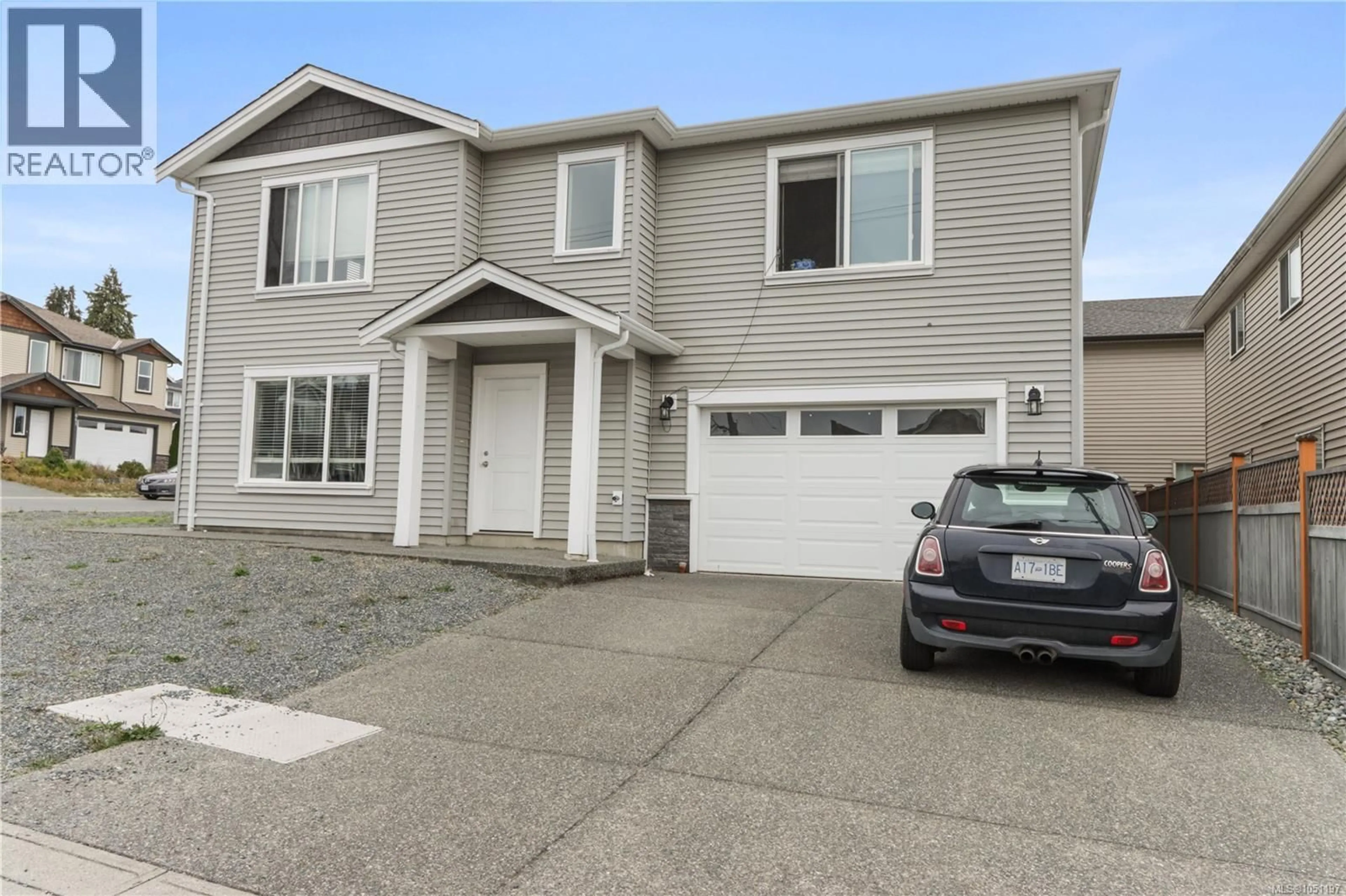 Home with vinyl exterior material, street for 648 ALYSSA PLACE, Nanaimo British Columbia V9R0H4