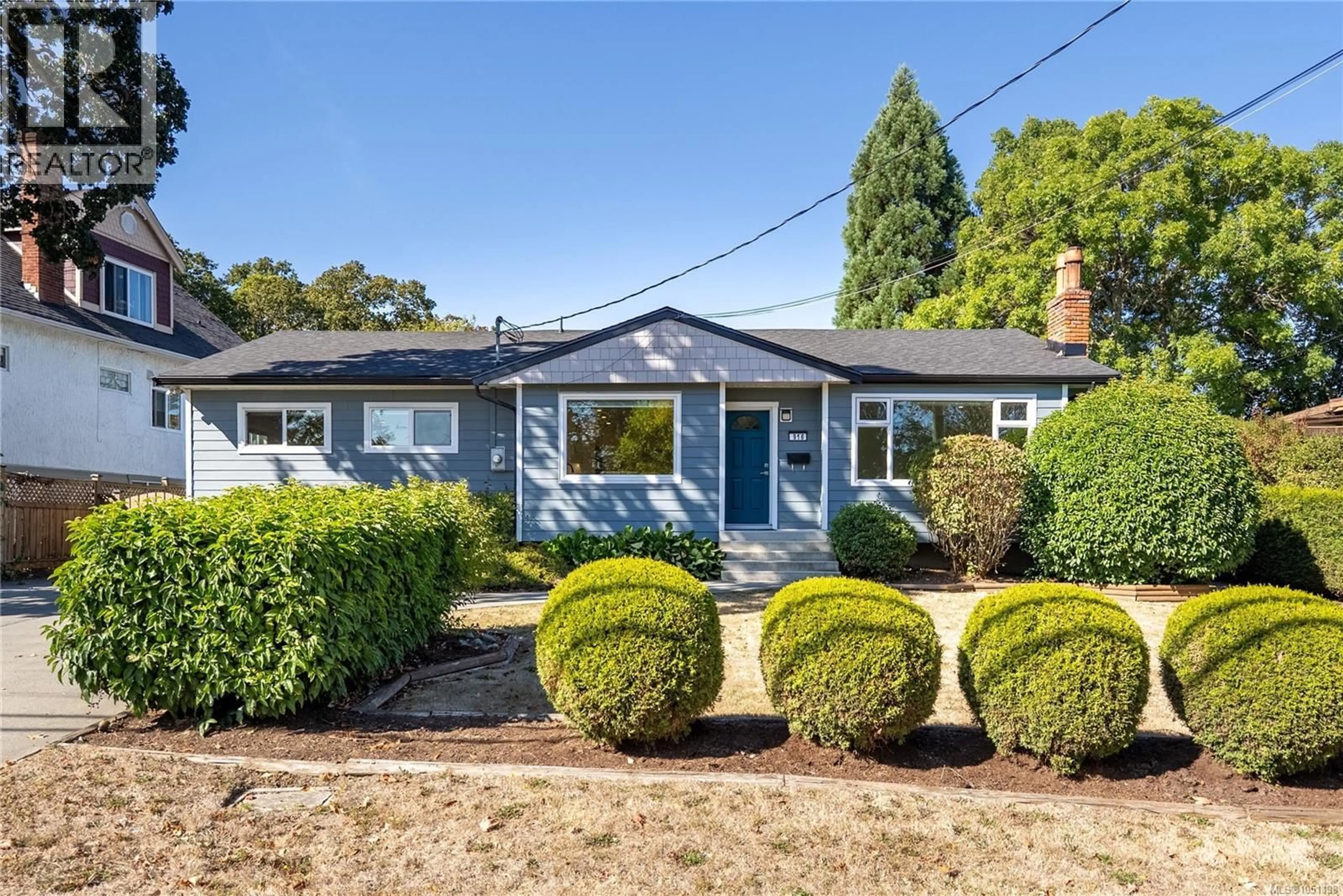 Unknown for 916 BURNSIDE ROAD WEST, Saanich British Columbia V8Z1N2