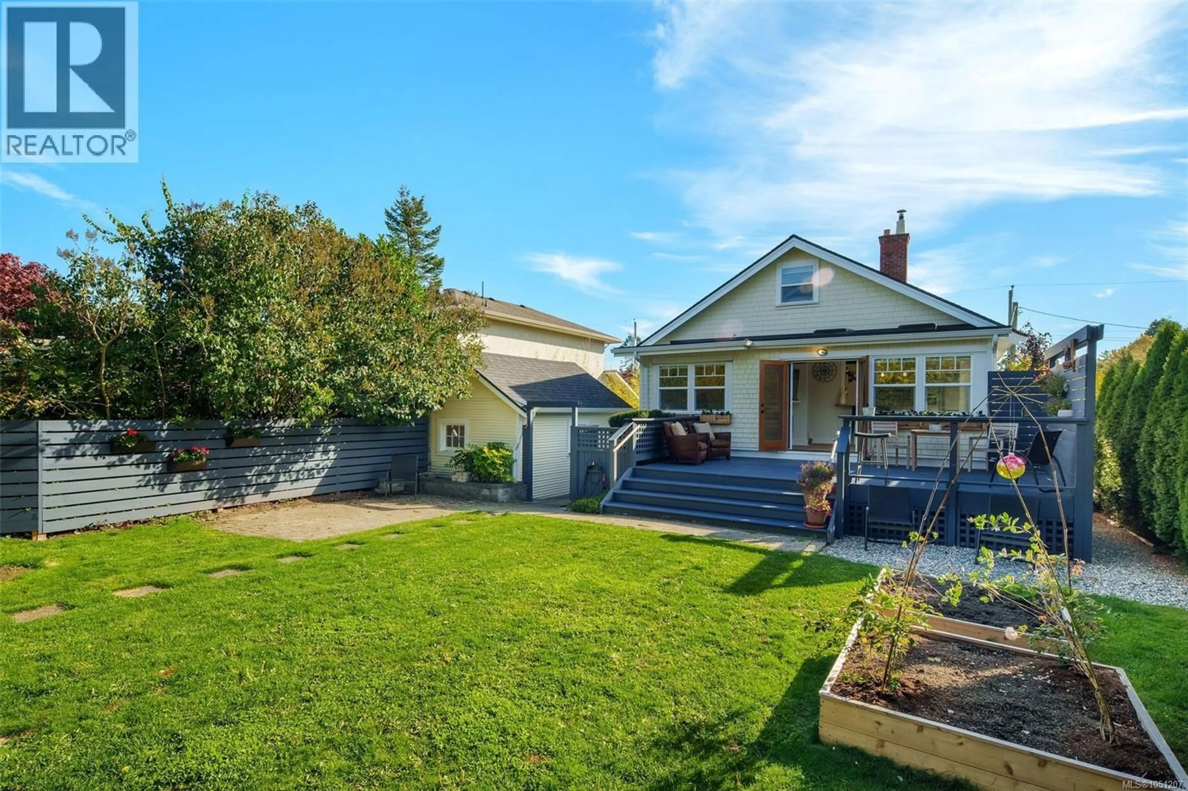 A pic from outside/outdoor area/front of a property/back of a property/a pic from drone, street for 1618 PINEWOOD AVENUE, Victoria British Columbia V8S1K7