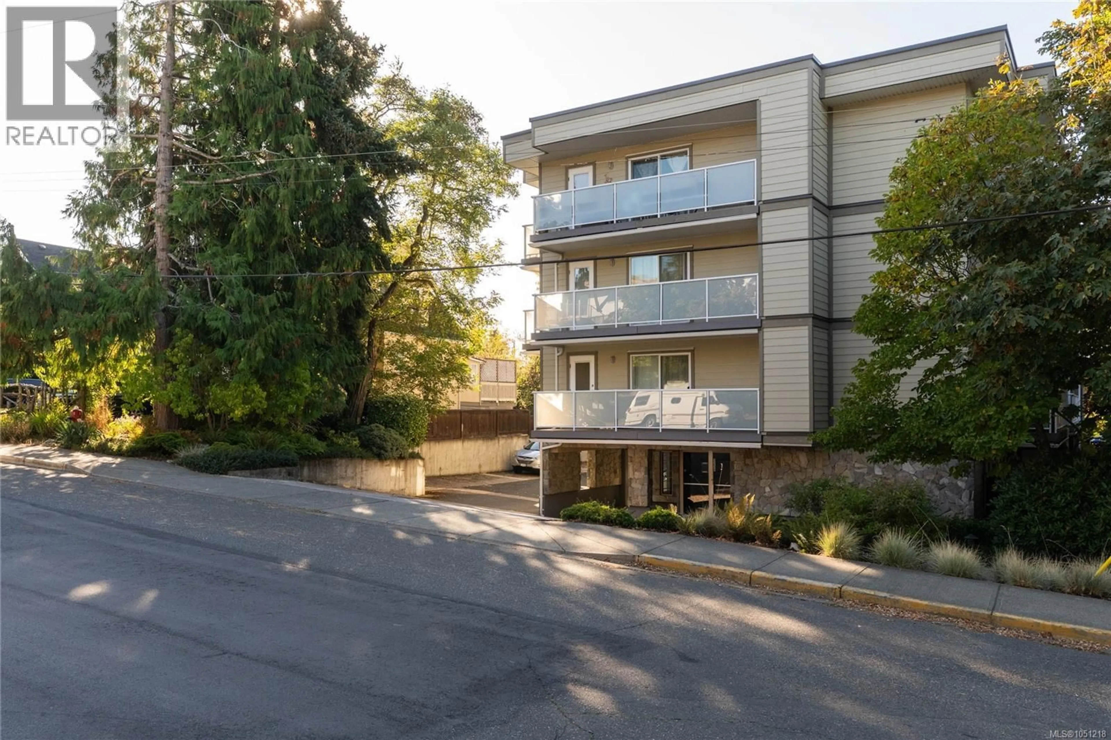 Patio, unknown for 203 - 3230 GLASGOW AVENUE, Saanich British Columbia V8X1M2