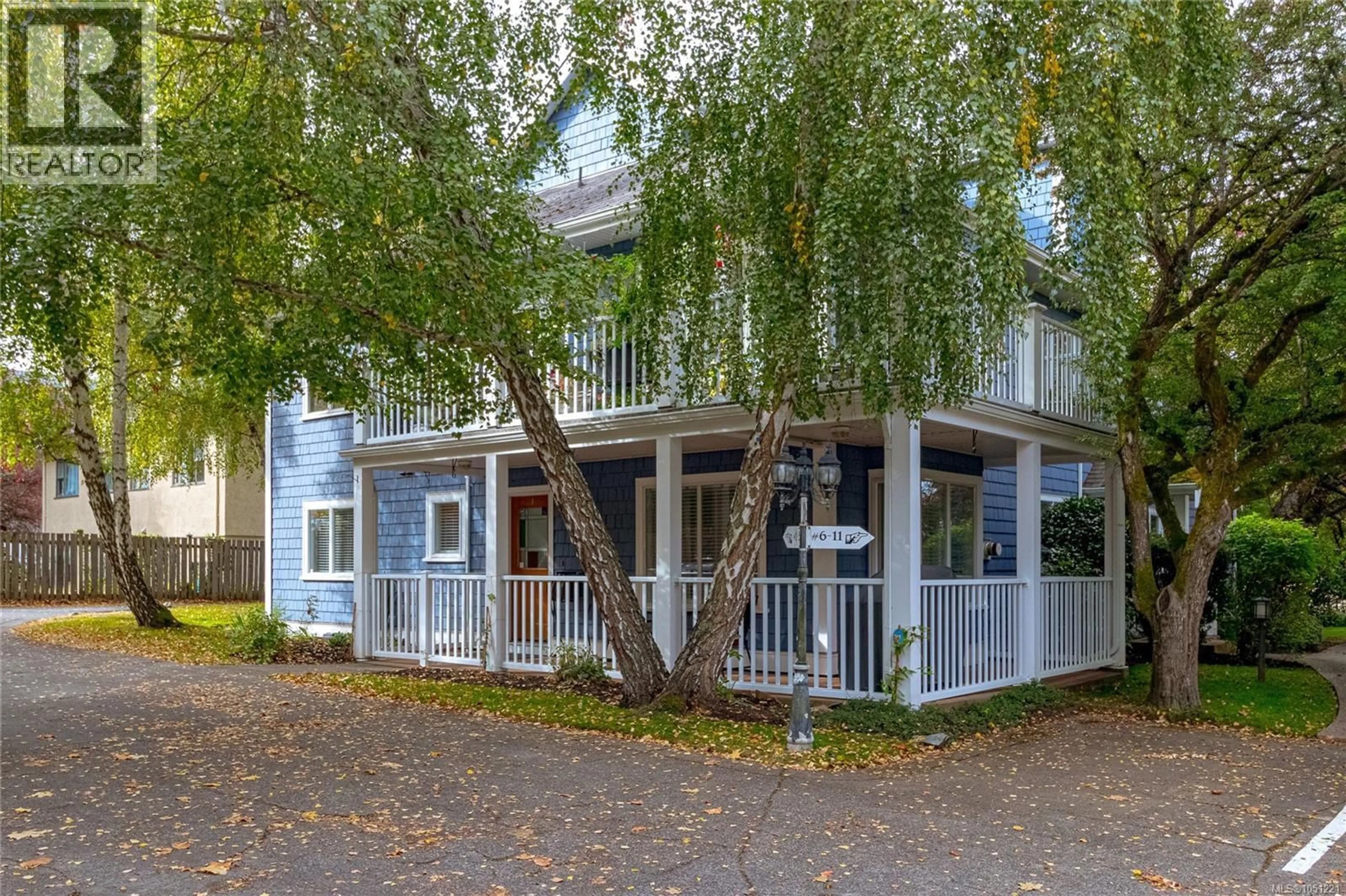 Patio, street for 1 - 649 ADMIRALS ROAD, Esquimalt British Columbia V9A2N6