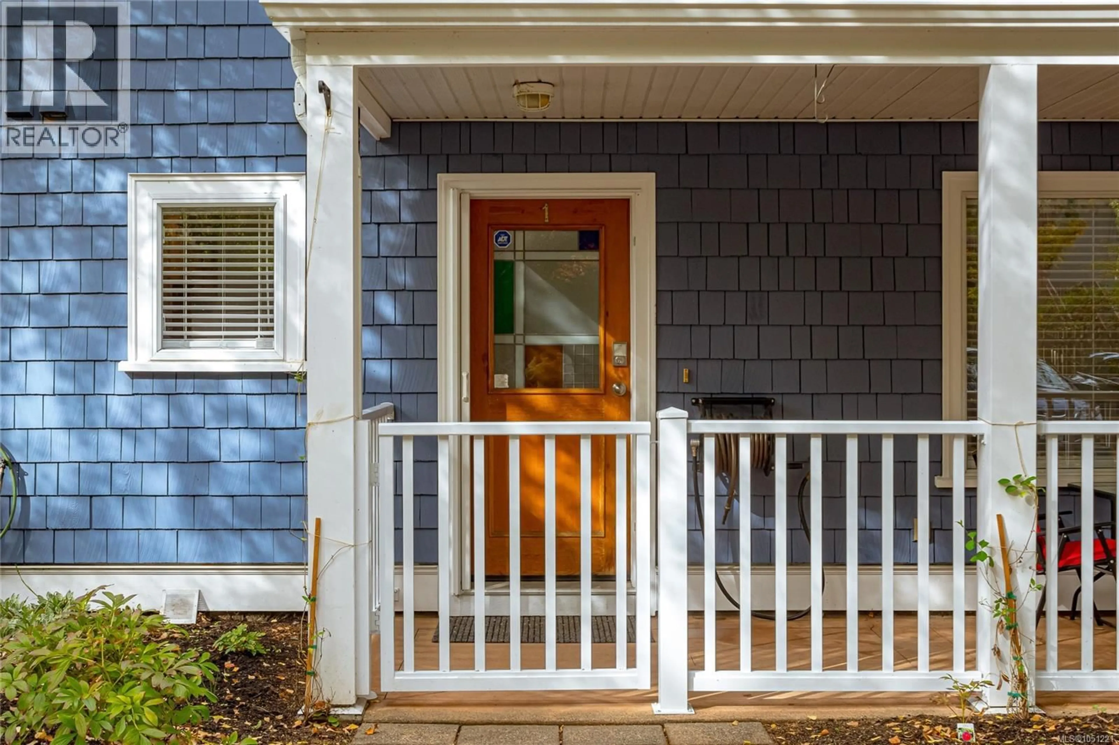 Home with vinyl exterior material, street for 1 - 649 ADMIRALS ROAD, Esquimalt British Columbia V9A2N6