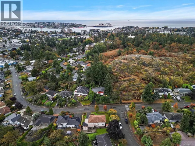 844 ROCKHEIGHTS AVENUE, Esquimalt 2