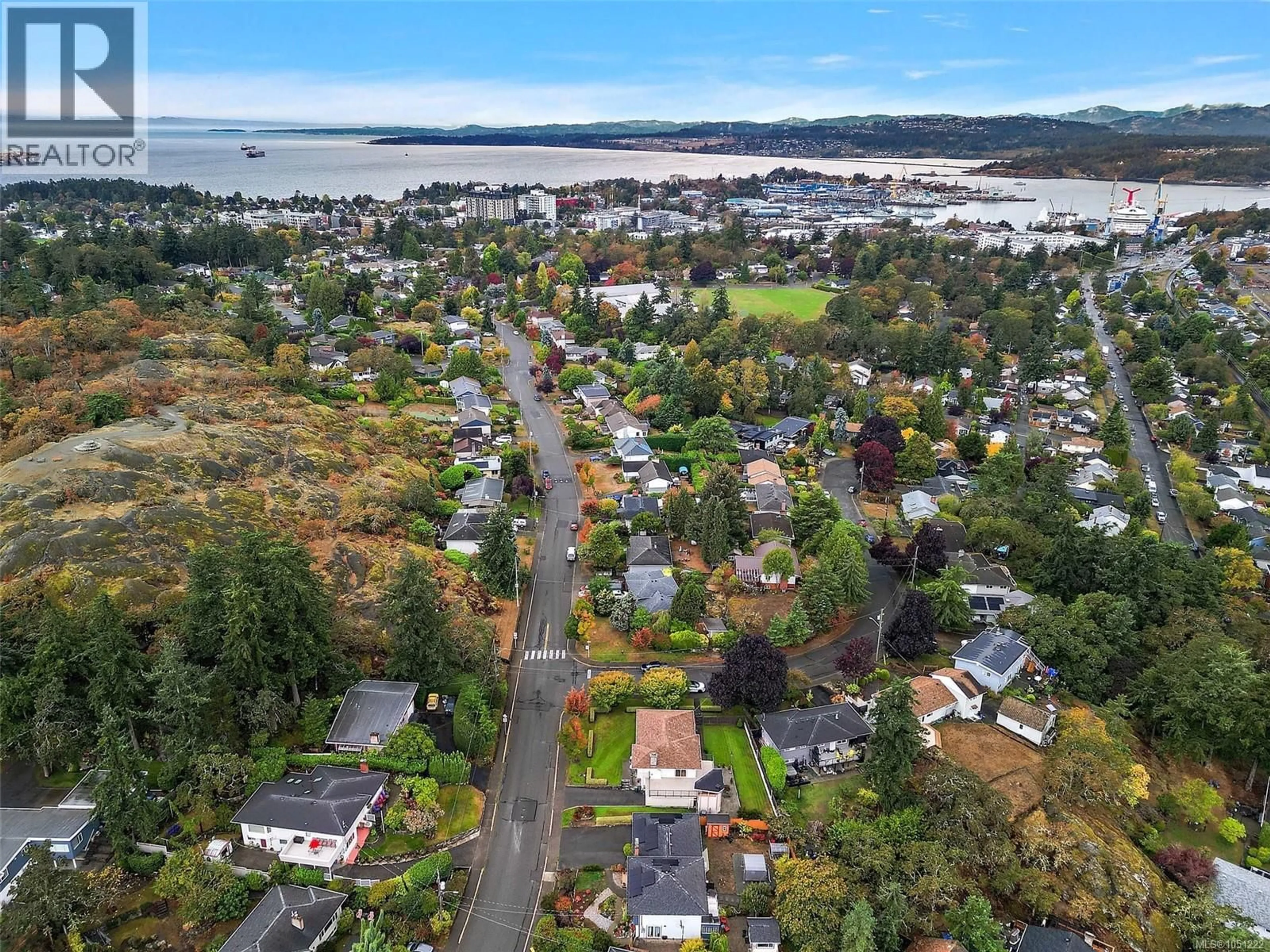 A pic from outside/outdoor area/front of a property/back of a property/a pic from drone, water/lake/river/ocean view for 844 ROCKHEIGHTS AVENUE, Esquimalt British Columbia V9A6J6