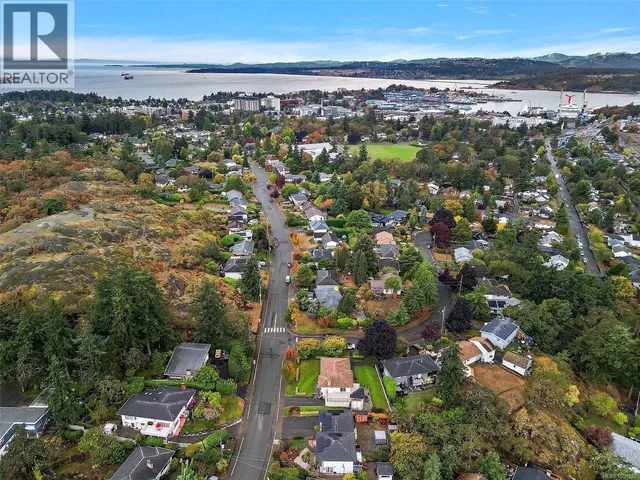 844 ROCKHEIGHTS AVENUE, Esquimalt 3