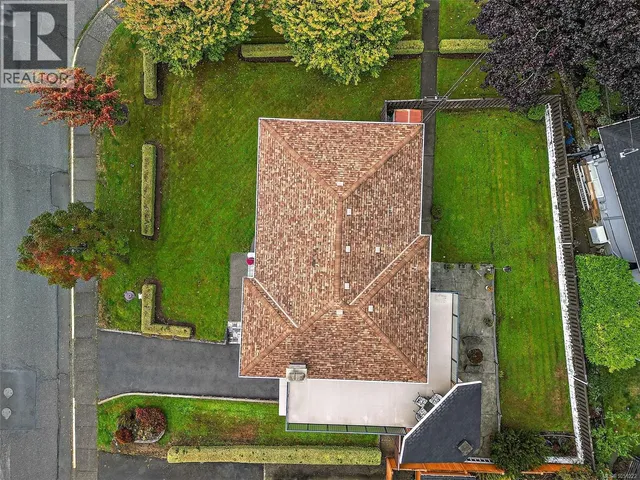 844 ROCKHEIGHTS AVENUE, Esquimalt 5