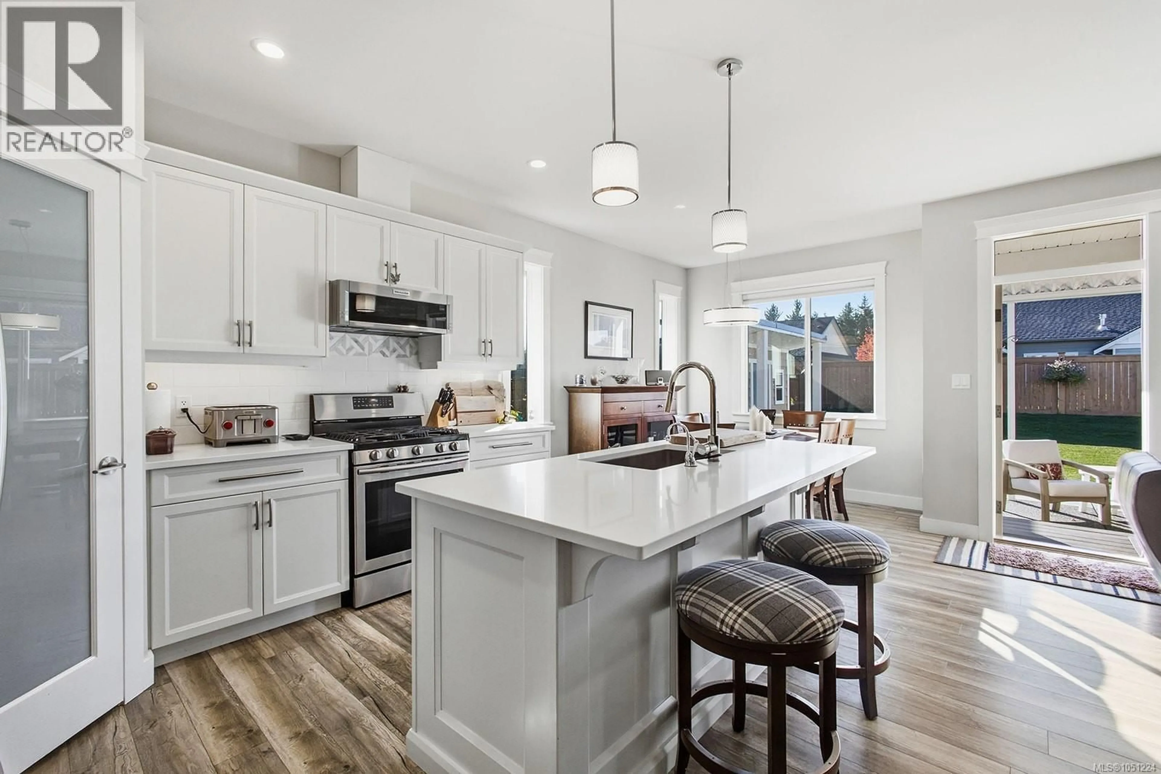 Open concept kitchen, ceramic/tile floor for 55 WESTHAVEN WAY, Campbell River British Columbia V9W0A1