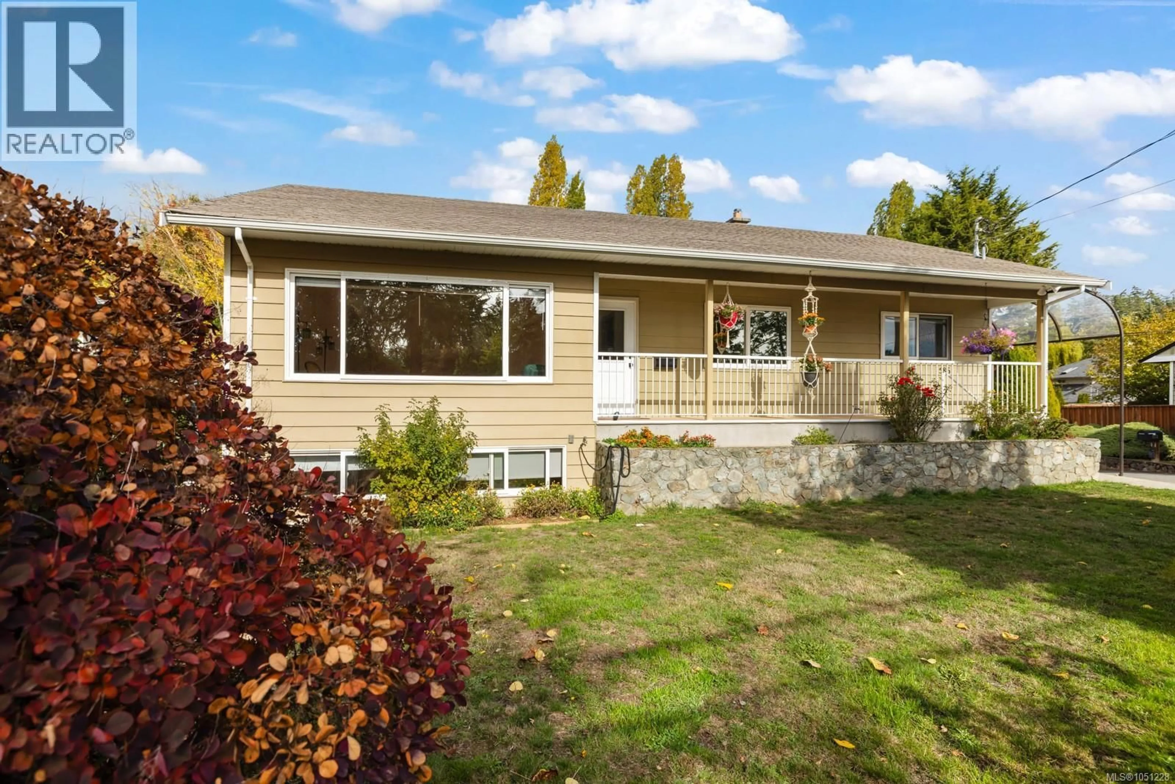 Home with vinyl exterior material, street for 586 NORMANDY ROAD, Saanich British Columbia V8Z3J2