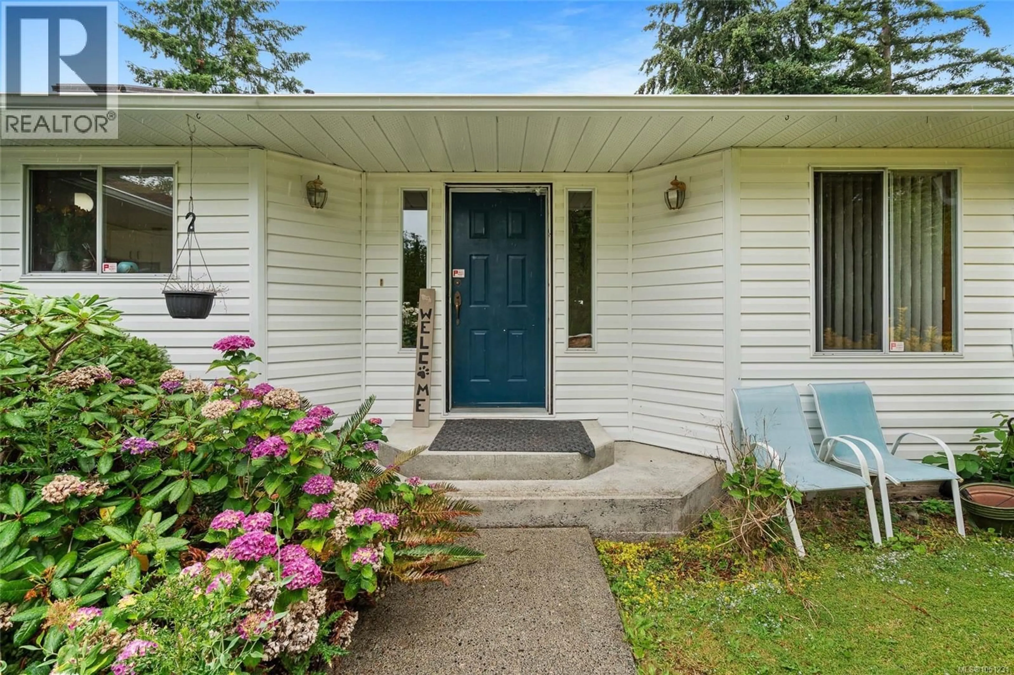 Home with vinyl exterior material, street for 2 - 1215 STELLY'S CROSS ROAD, Central Saanich British Columbia V8M1H3
