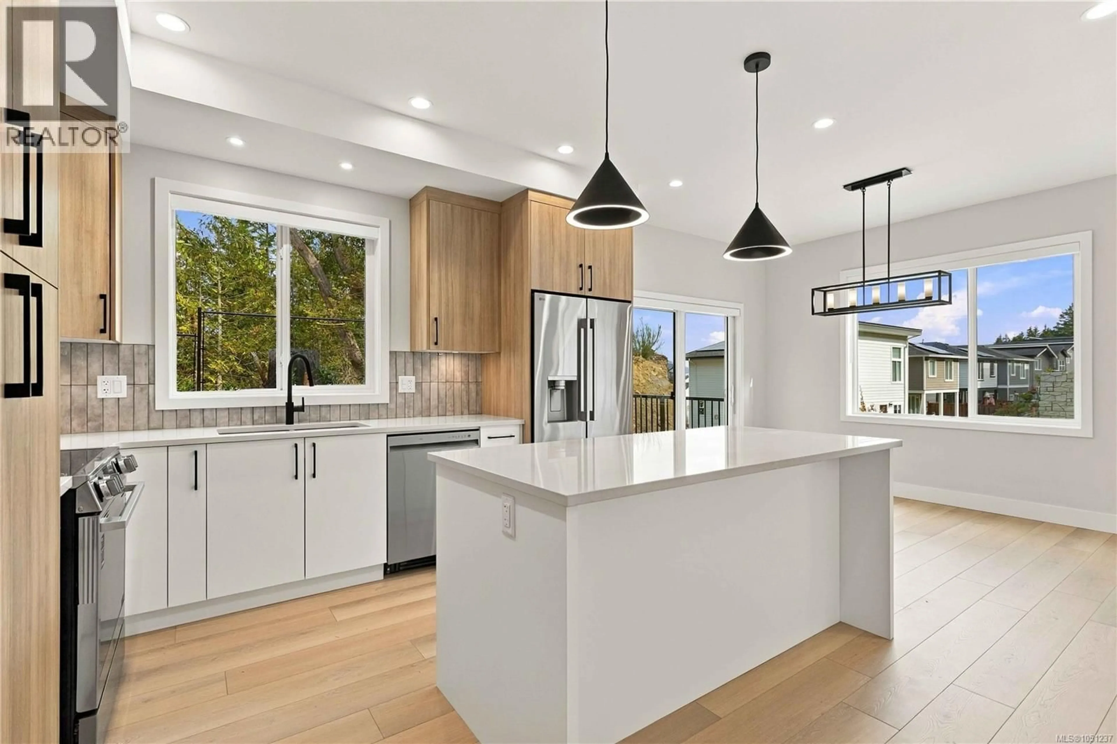 Open concept kitchen, unknown for 941 MALBEC LINK, Langford British Columbia V9C0N6