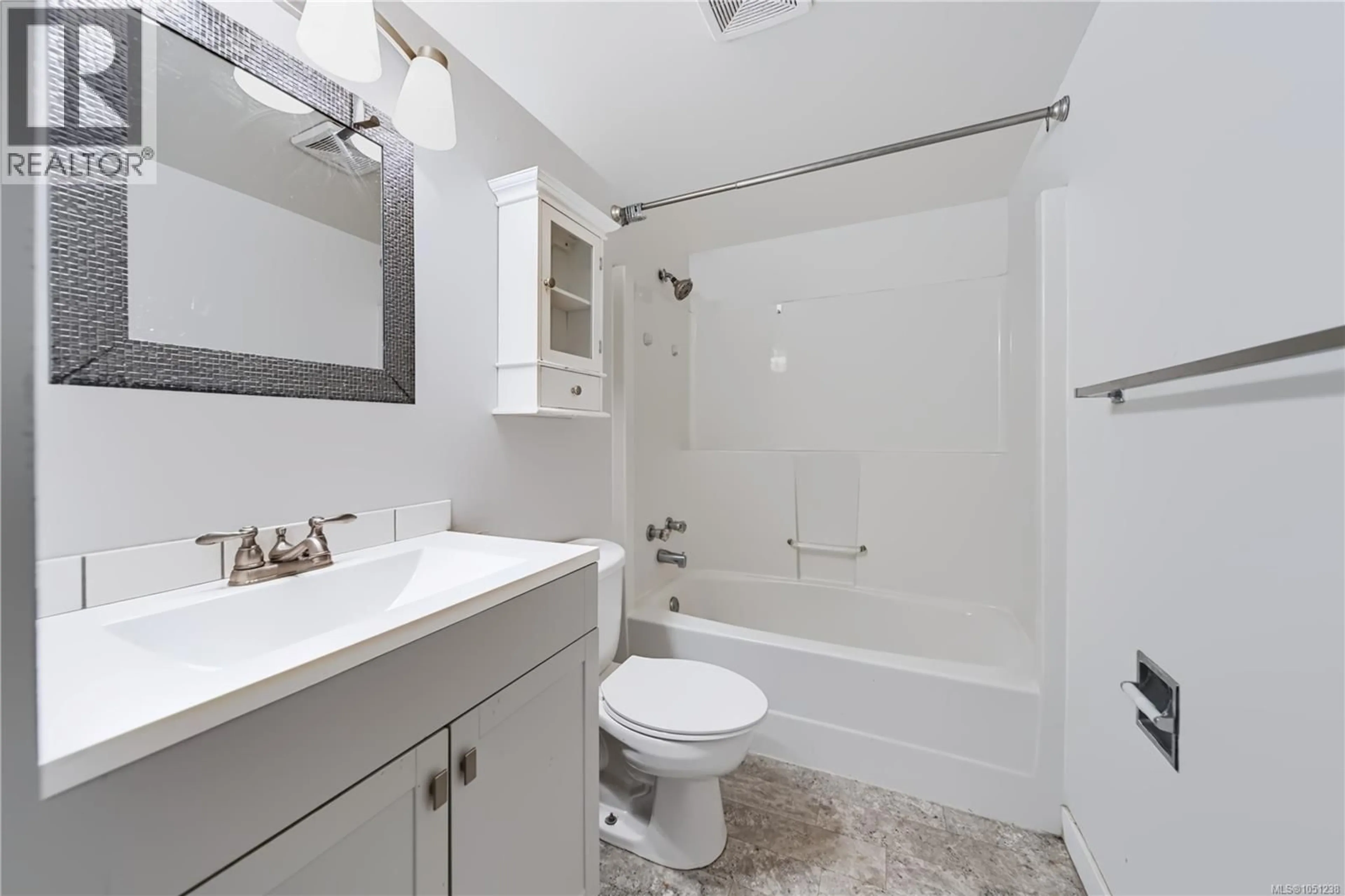 Standard bathroom, ceramic/tile floor for 101 - 6715 DOVER ROAD, Nanaimo British Columbia V9V1L8