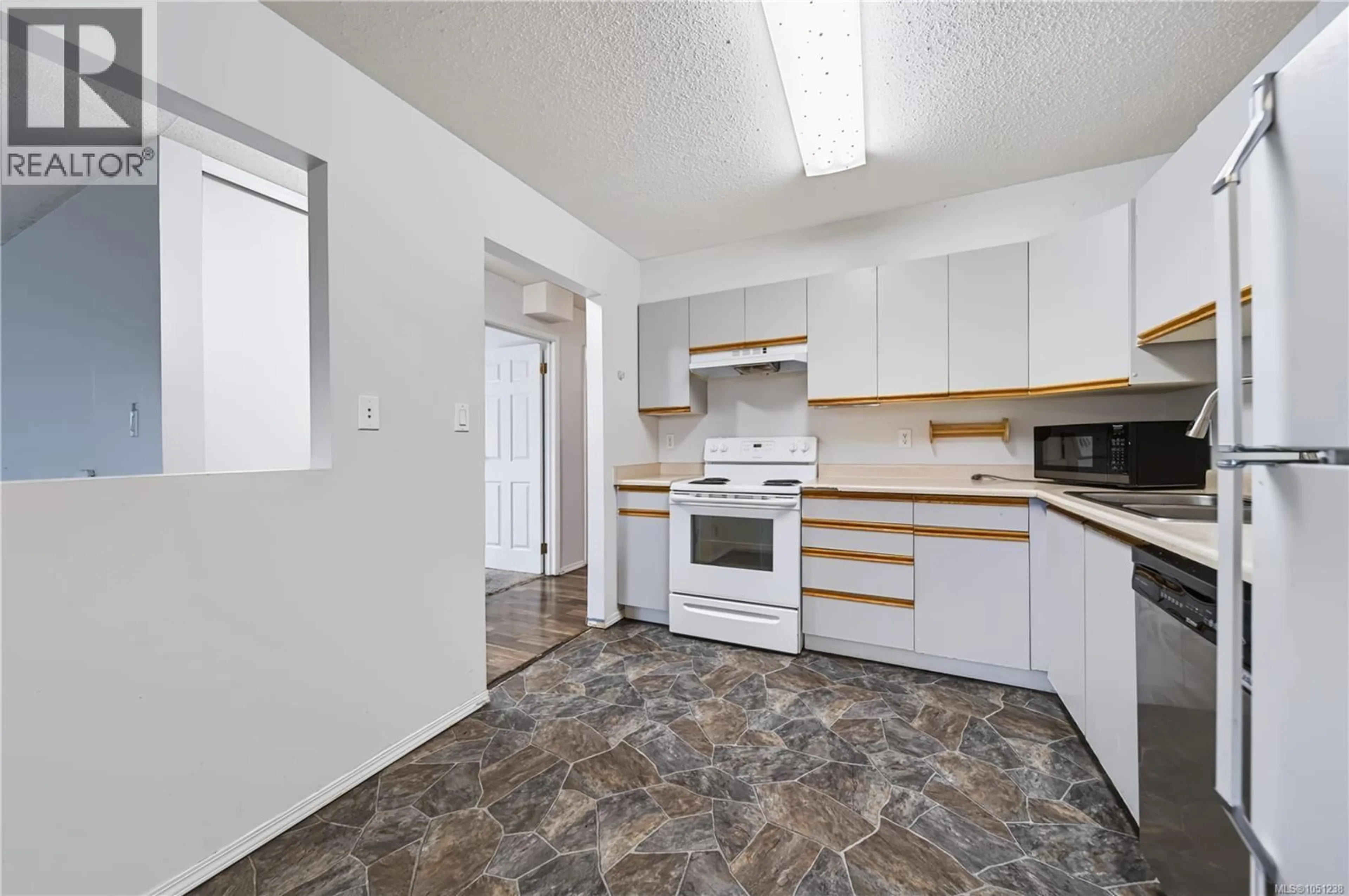 Standard kitchen, unknown for 101 - 6715 DOVER ROAD, Nanaimo British Columbia V9V1L8