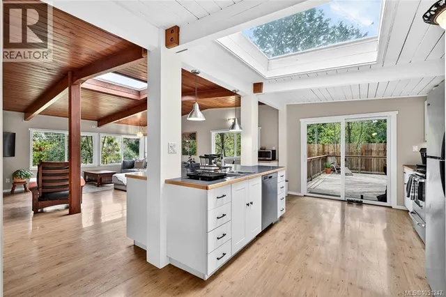1465 NORTH END ROAD, Salt Spring 2