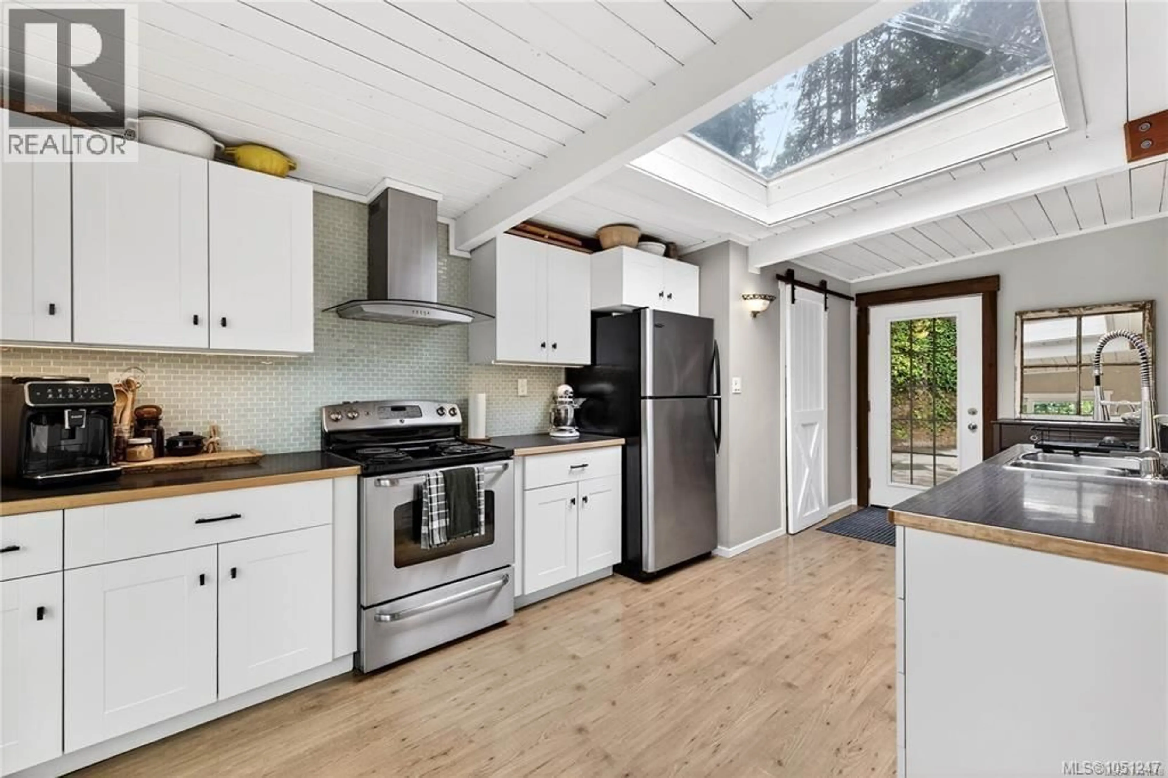 Open concept kitchen, unknown for 1465 NORTH END ROAD, Salt Spring British Columbia V8K1M5