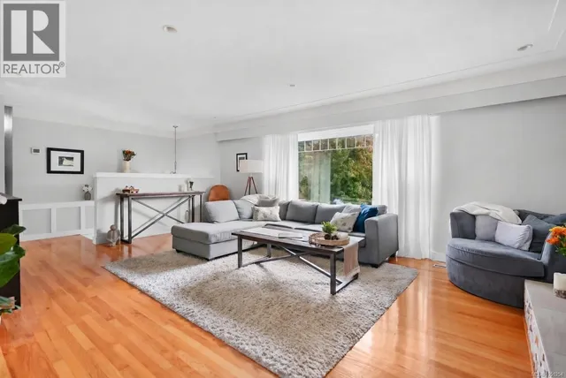 800 ALVARADO TERRACE, Saanich 5