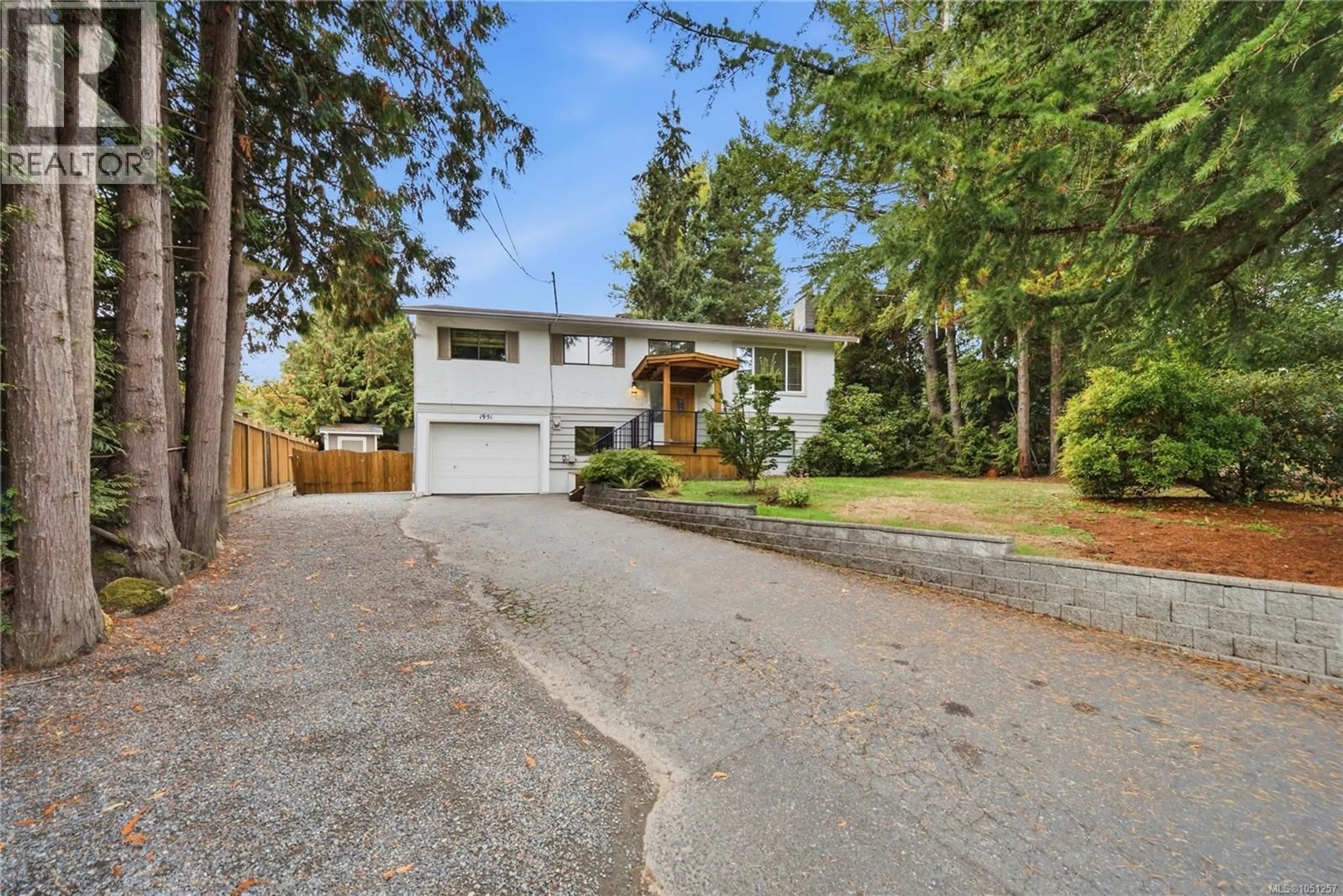 Home with vinyl exterior material, street for 1951 SZASZ DRIVE, Nanaimo British Columbia V9X1B9