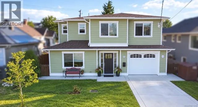 57 SIMS AVENUE, Saanich 4