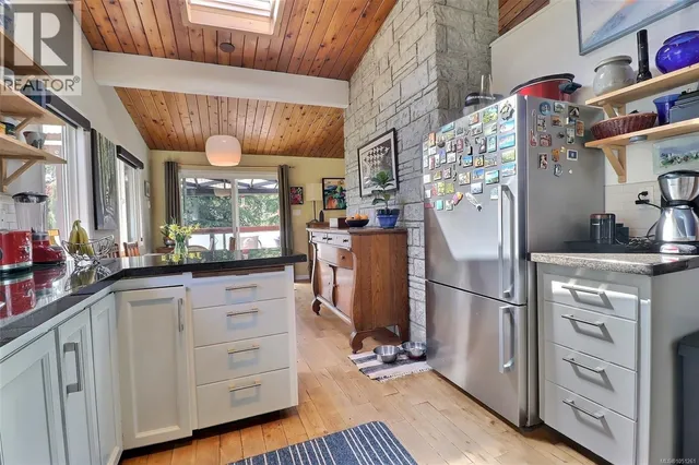 2128 CALAIS ROAD, Duncan 4