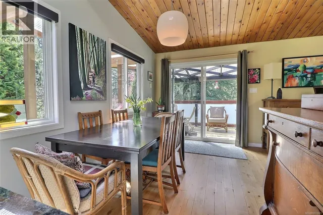 2128 CALAIS ROAD, Duncan 5