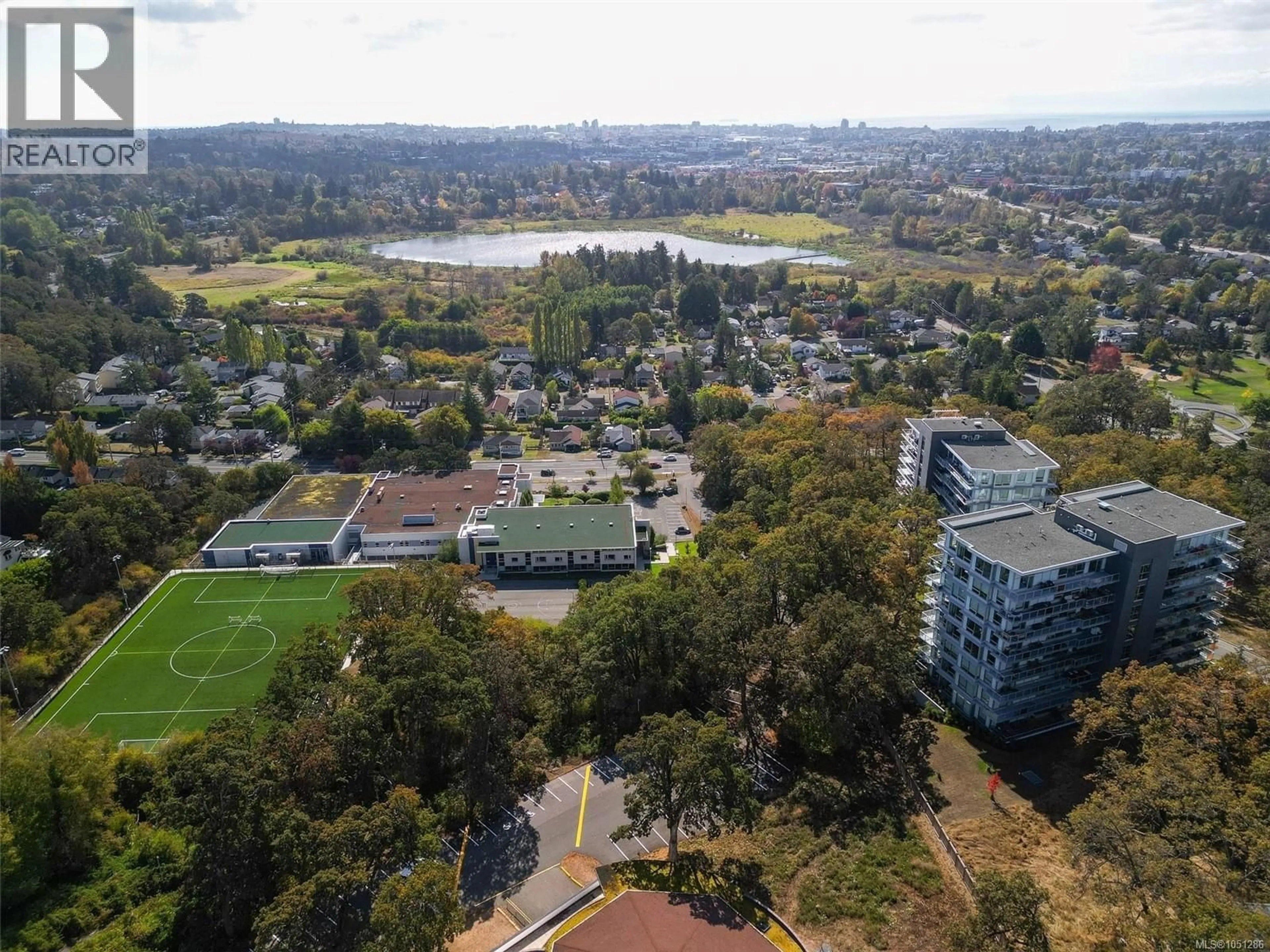 A pic from outside/outdoor area/front of a property/back of a property/a pic from drone, unknown for 703 - 4011 RAINBOW HILL LANE, Saanich British Columbia V8X0B6