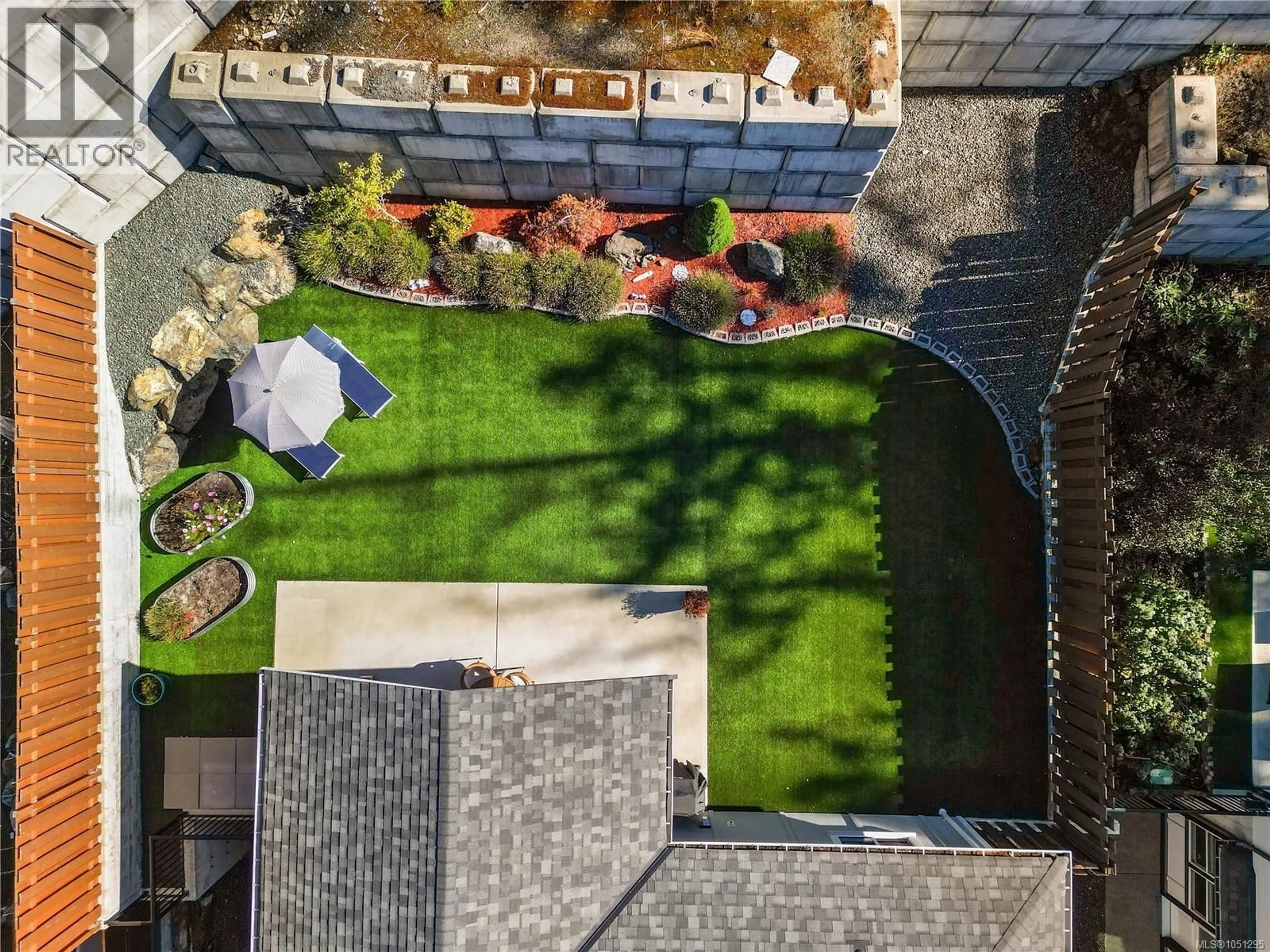 A pic from outside/outdoor area/front of a property/back of a property/a pic from drone, street for 649 FREDERIC ROAD, Langford British Columbia V9C3X3